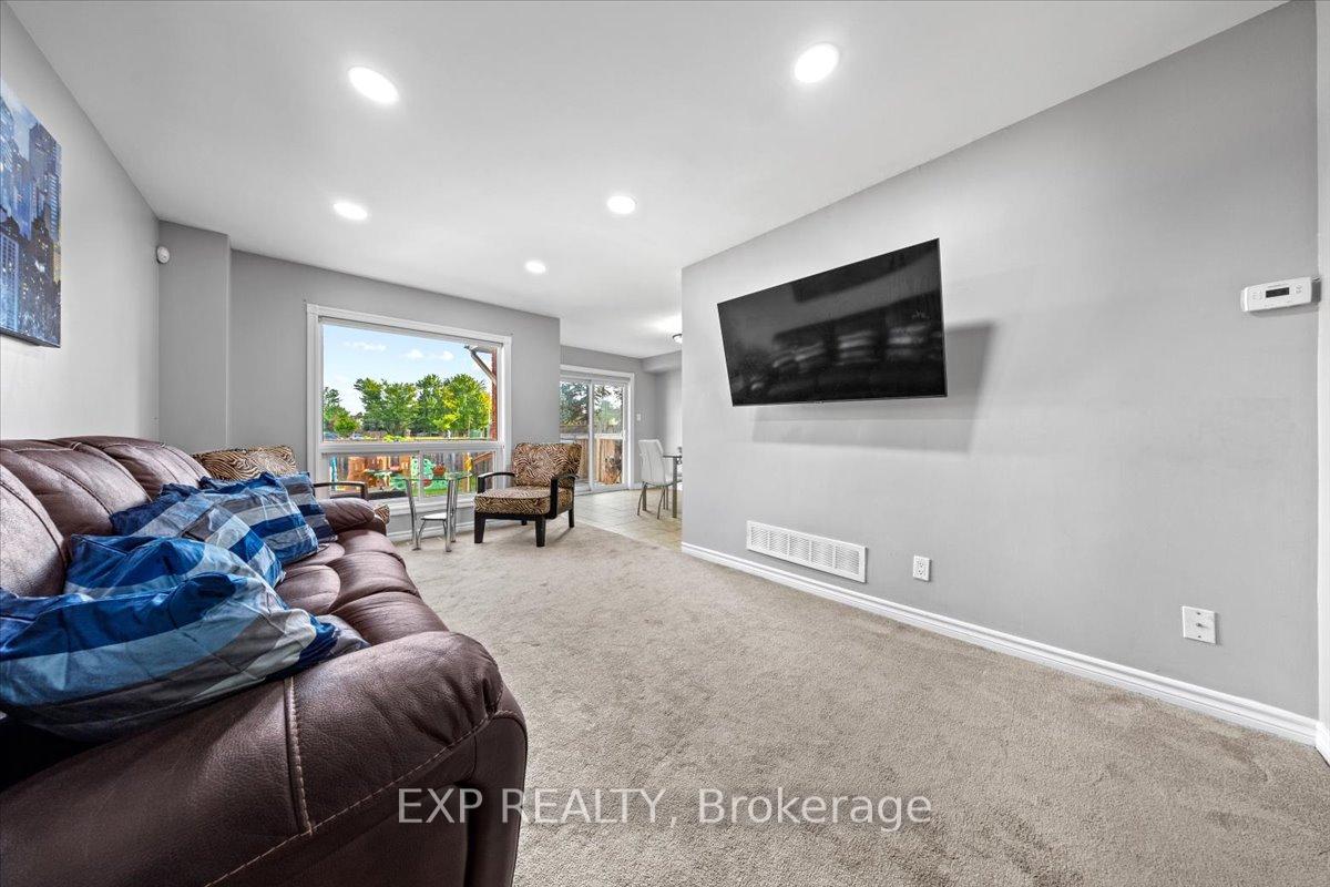 Photo 6 of 93 Cedarock Drive, Ottawa, Kanata - Bridlewood — HOMEH
