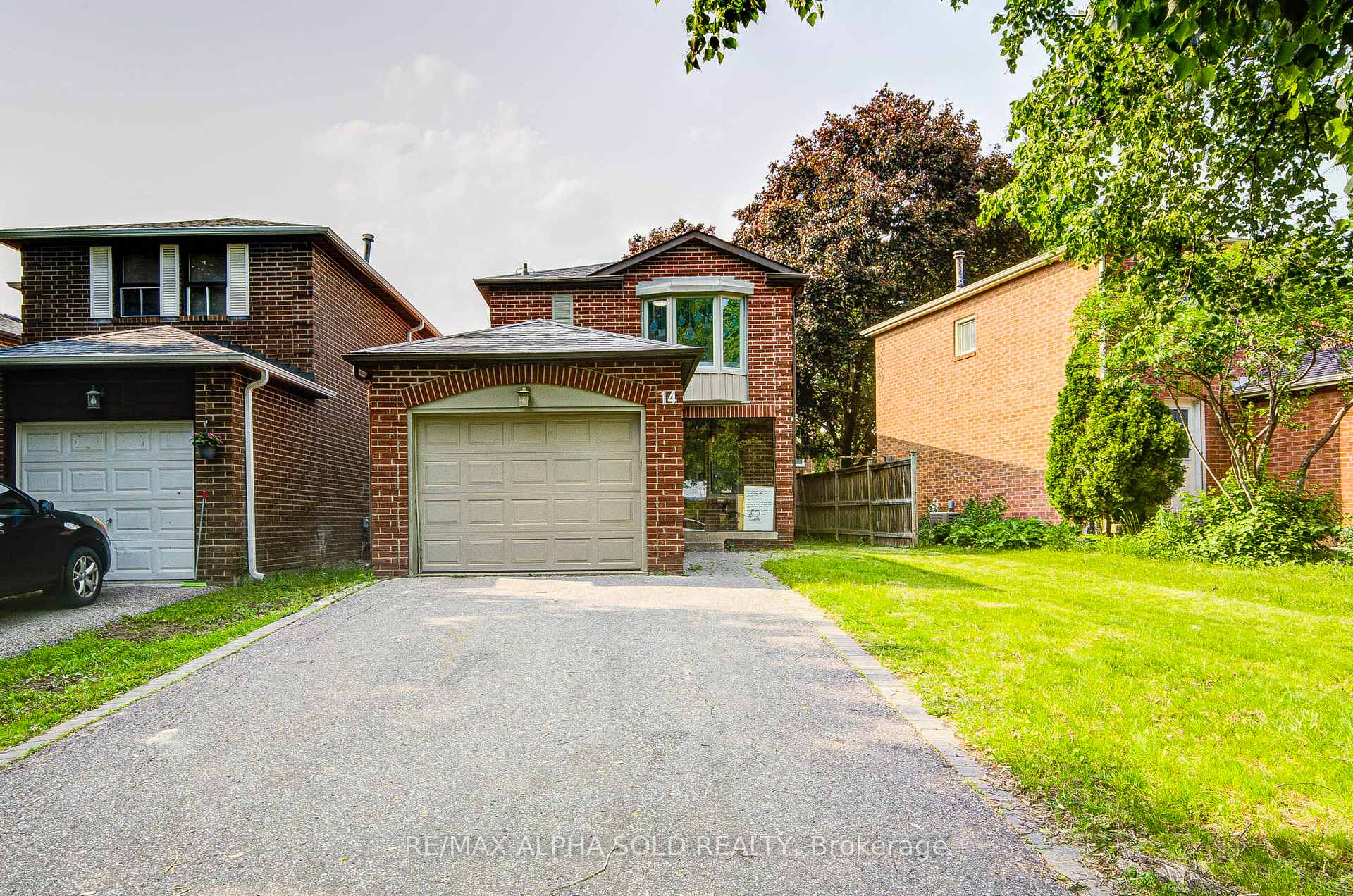 Photo 2 of 14 Miley Drive, Markham, Markville — HOMEH