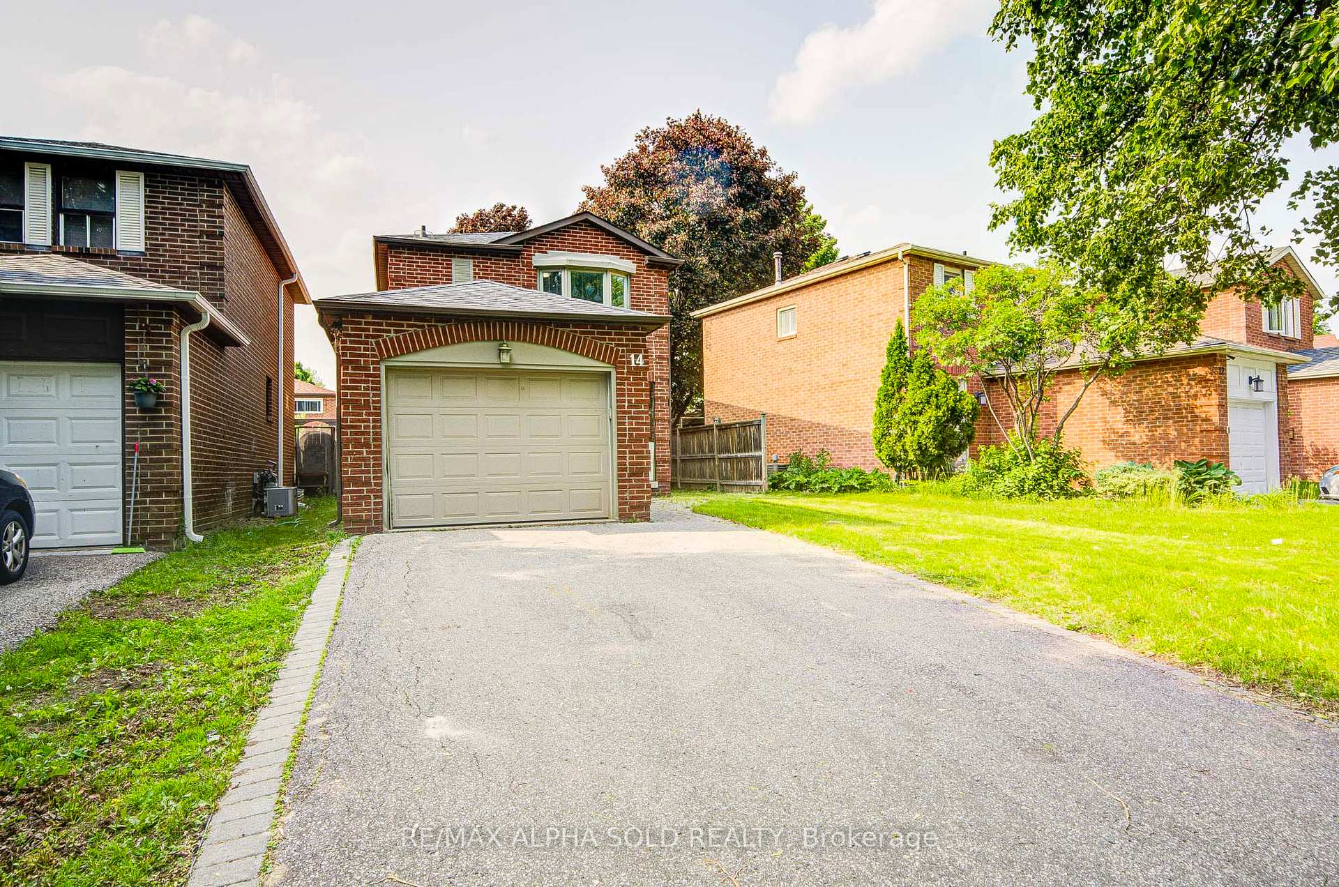 Photo 3 of 14 Miley Drive, Markham, Markville — HOMEH