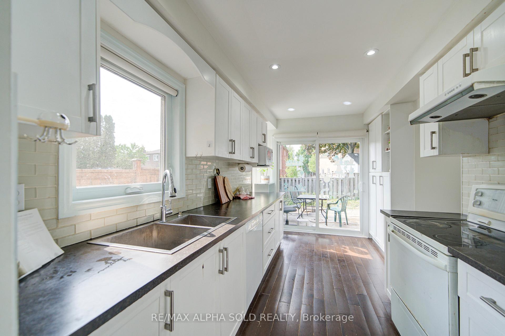 Photo 19 of 14 Miley Drive, Markham, Markville — HOMEH