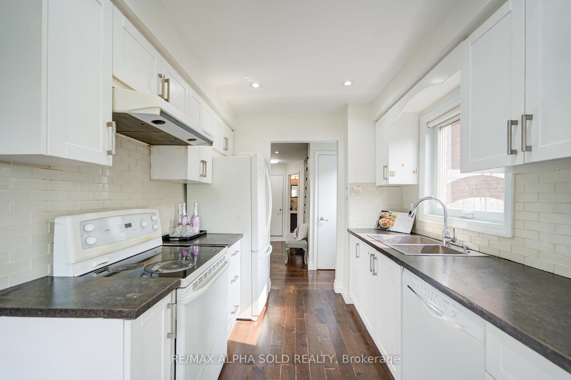Photo 23 of 14 Miley Drive, Markham, Markville — HOMEH