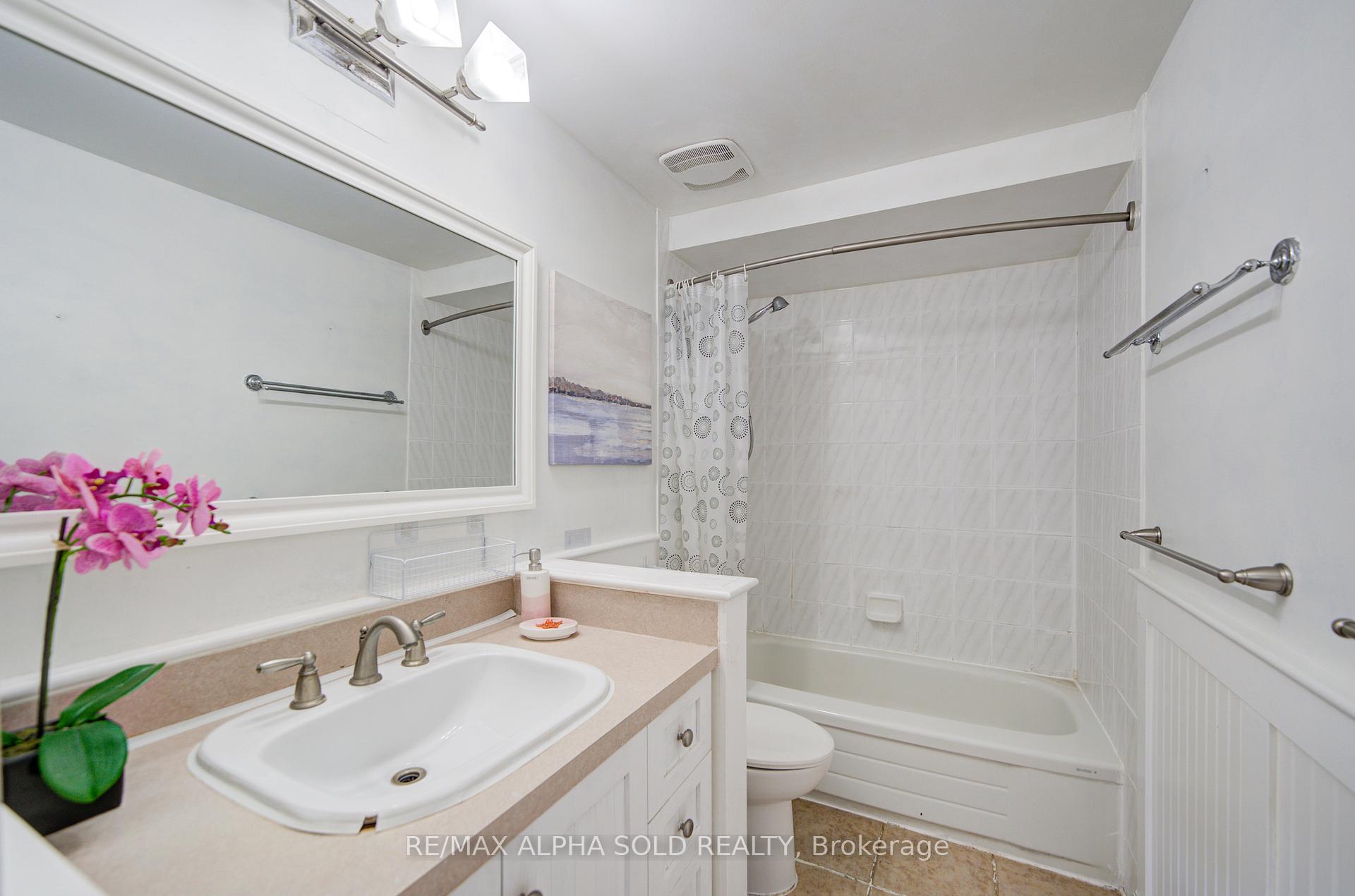 Photo 33 of 14 Miley Drive, Markham, Markville — HOMEH