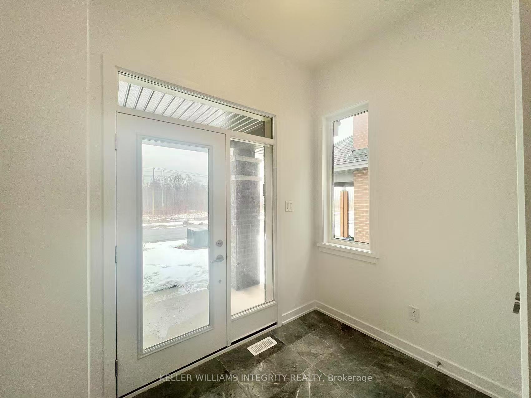 Photo 3 of 1060 Kitigan Grove, Ottawa, Kanata - Kanata Lakes/Heritage Hills — HOMEH