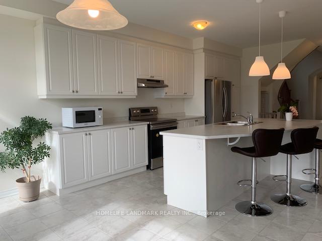 Photo 3 of 36 Celano Drive, Hamilton, Waterdown — HOMEH