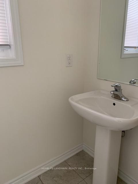 Photo 10 of 36 Celano Drive, Hamilton, Waterdown — HOMEH