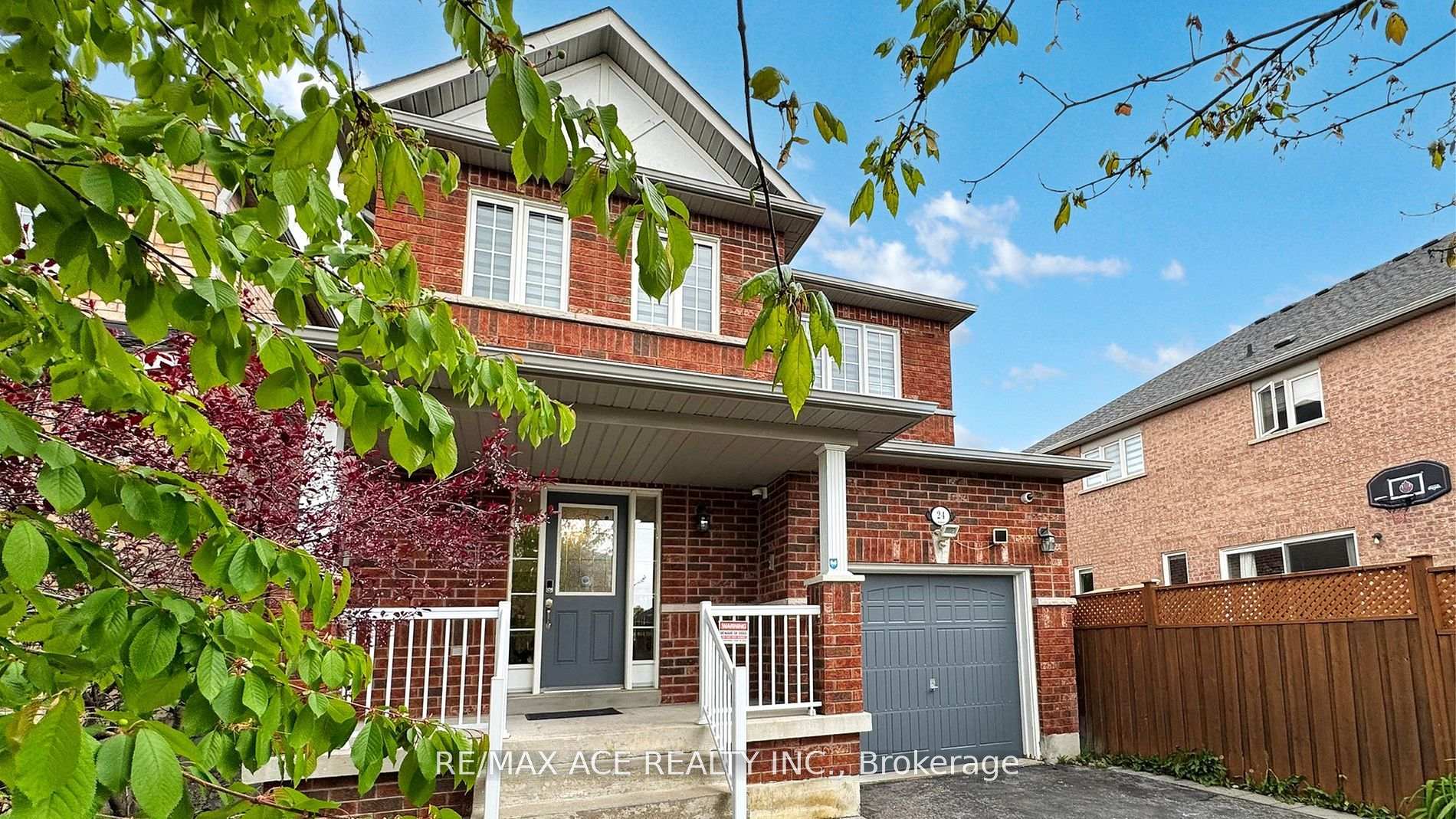 Photo 3 of 24 Pamgrey Road, Markham, Greensborough — HOMEH