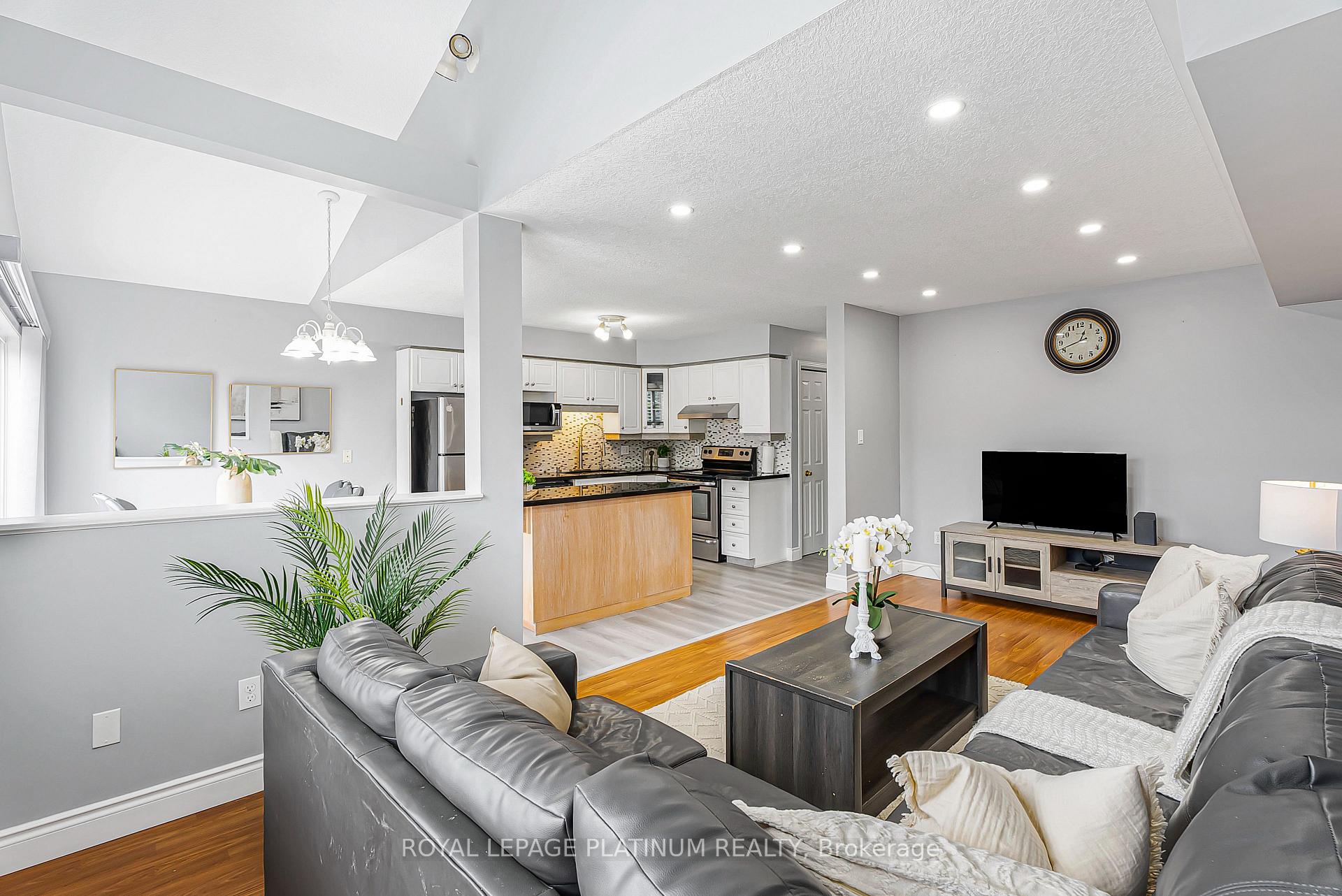 Photo 6 of 257 Grey Fox Drive, Kitchener, Larentian West — HOMEH