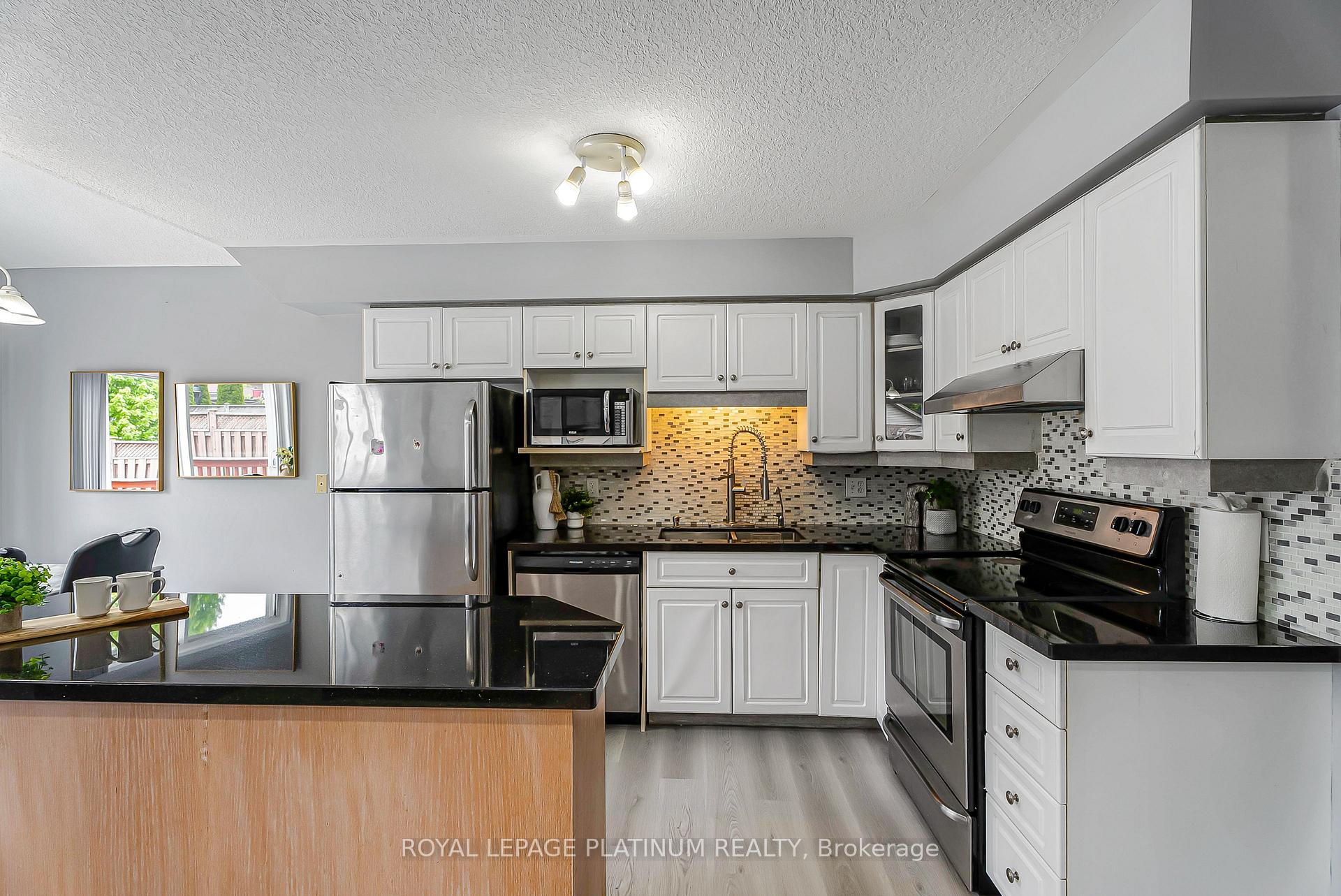 Photo 9 of 257 Grey Fox Drive, Kitchener, Larentian West — HOMEH