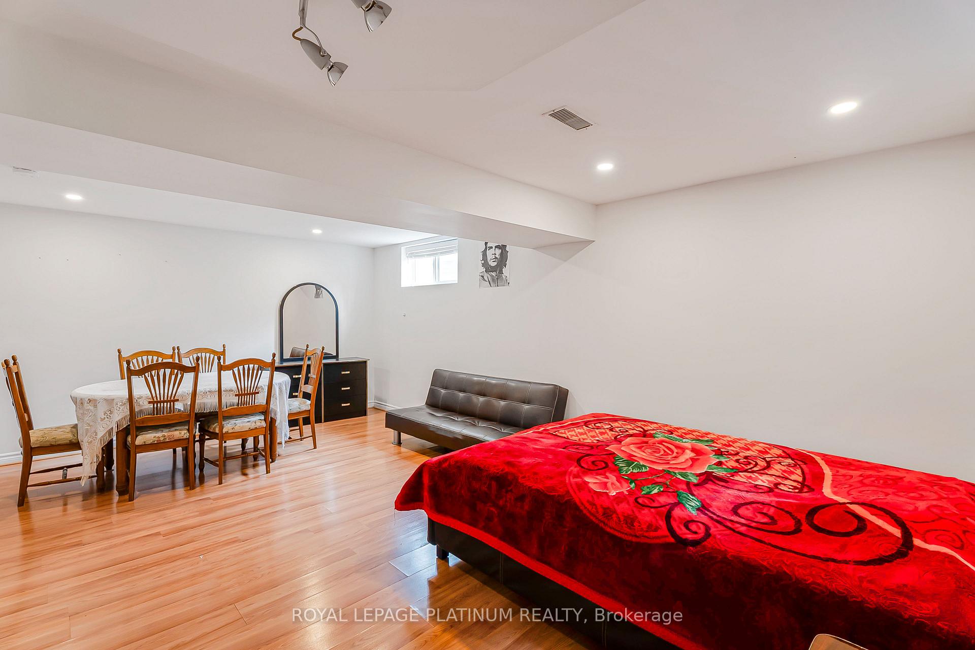 Photo 25 of 257 Grey Fox Drive, Kitchener, Larentian West — HOMEH