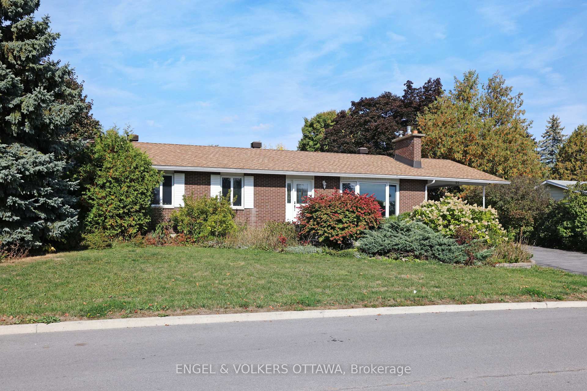 Photo 3 of 97 Banning Road, Ottawa, Kanata - Glencairn/Hazeldean — HOMEH