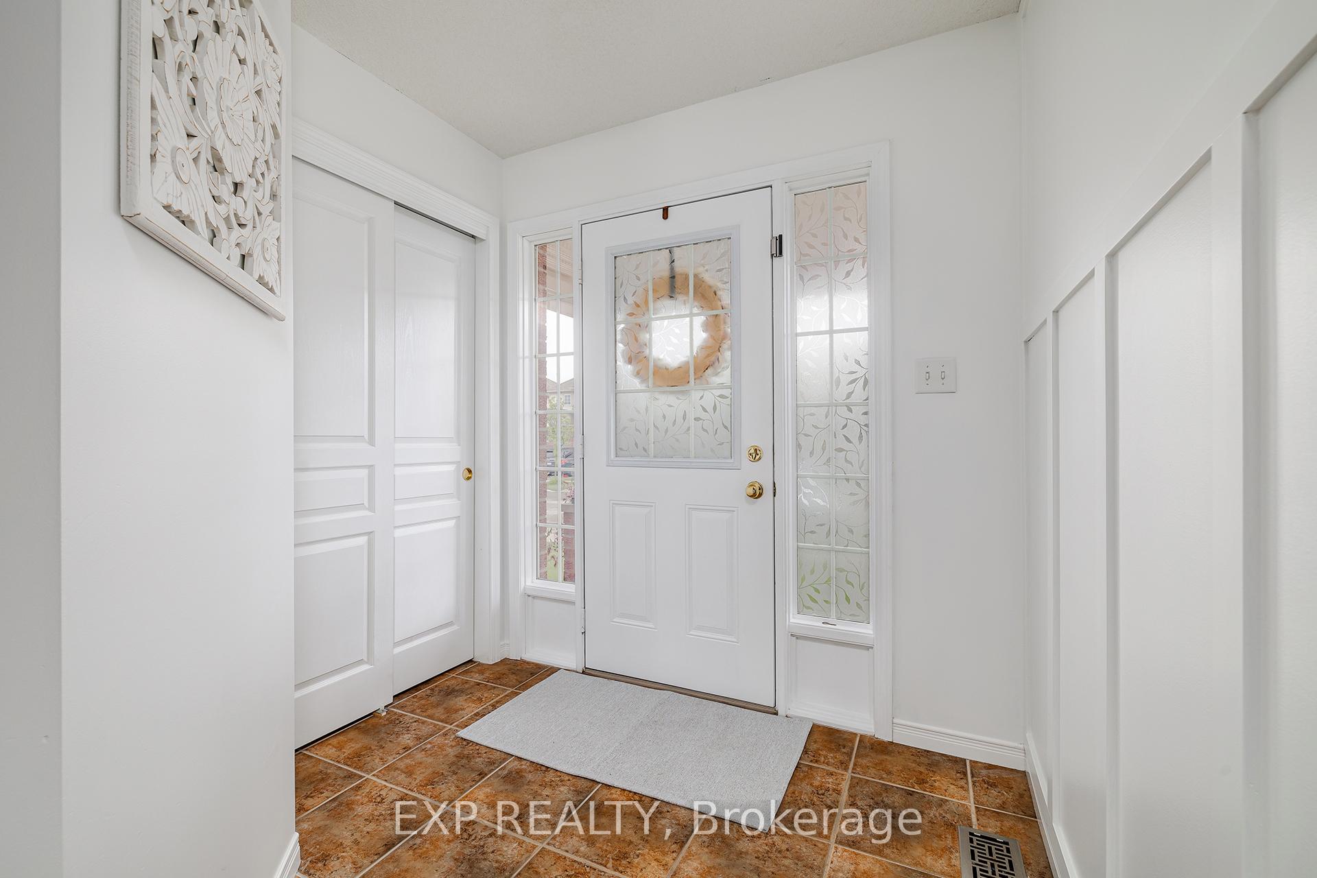 Photo 2 of 453 Beaumont Crescent, Kitchener — HOMEH