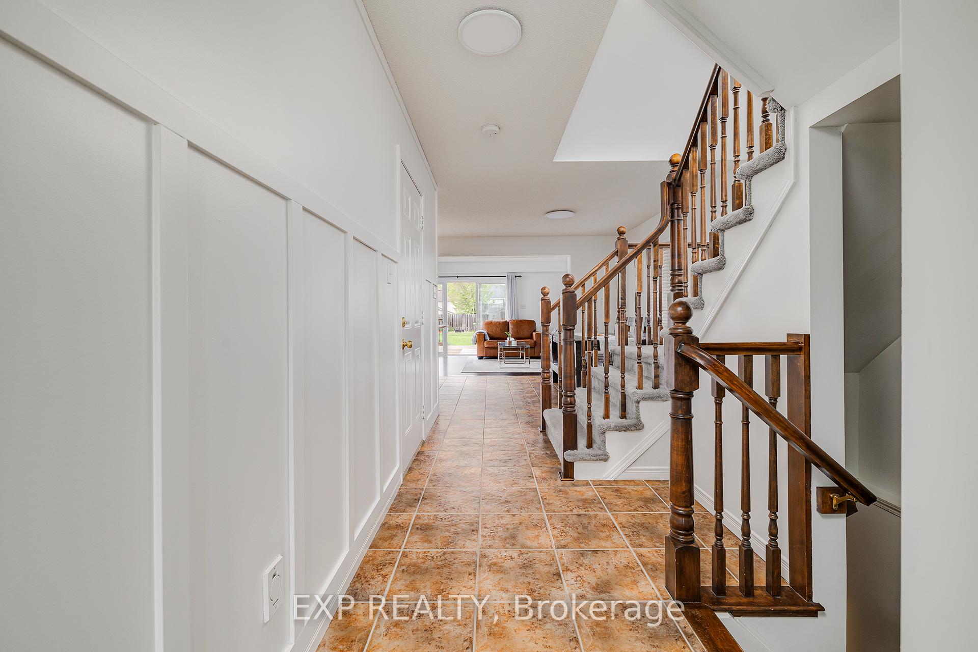 Photo 3 of 453 Beaumont Crescent, Kitchener — HOMEH