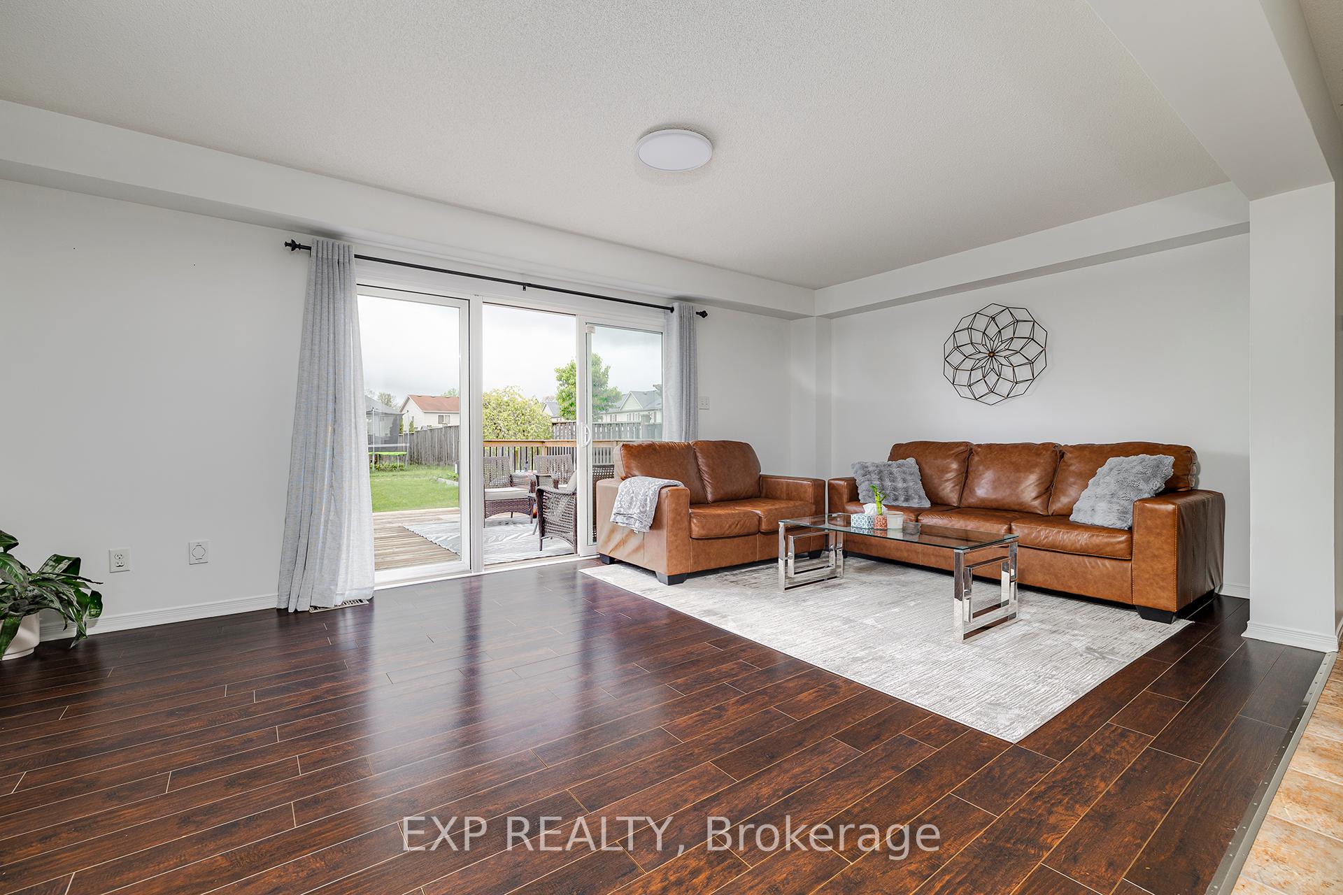 Photo 8 of 453 Beaumont Crescent, Kitchener — HOMEH