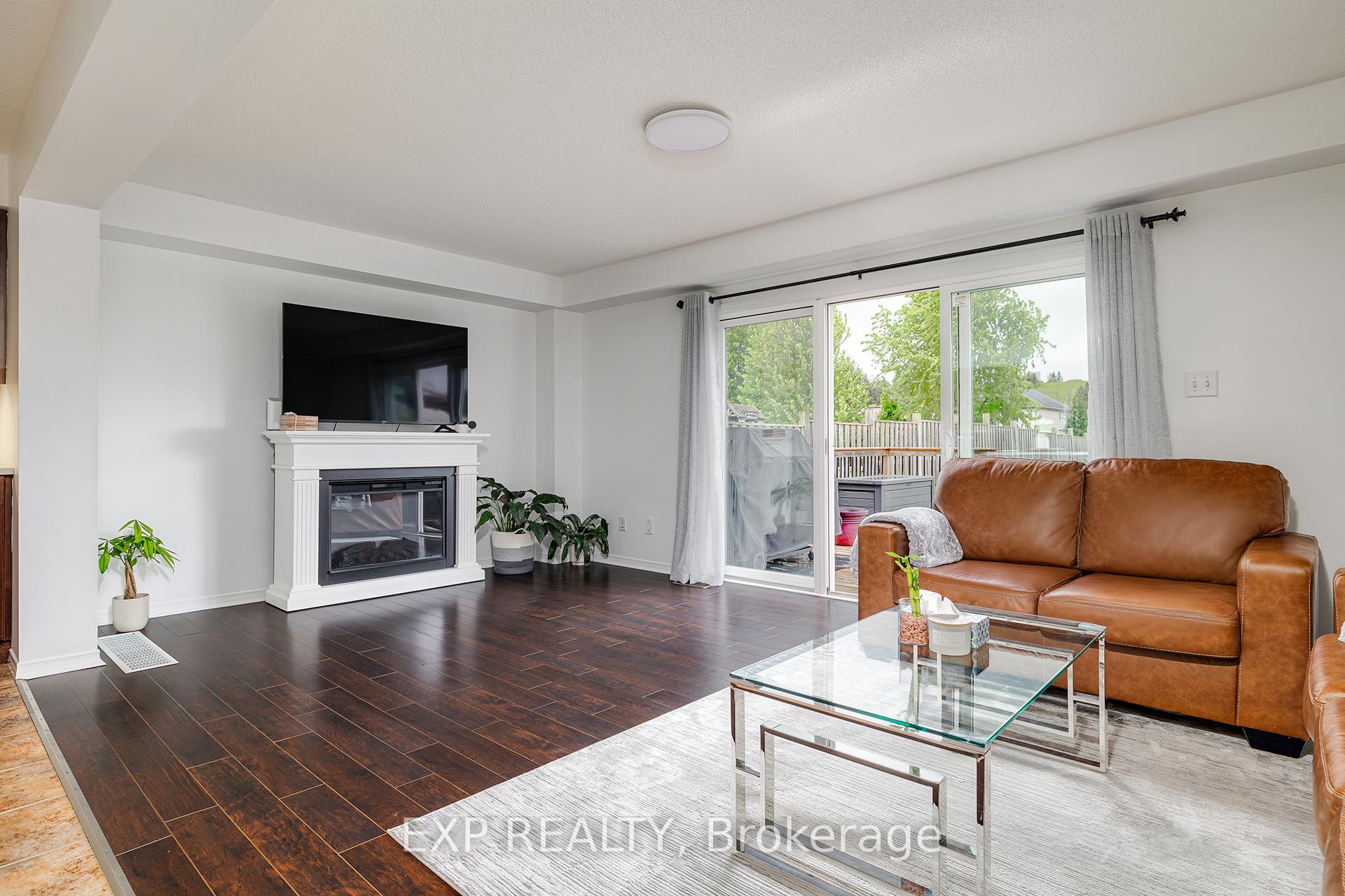 Photo 9 of 453 Beaumont Crescent, Kitchener — HOMEH