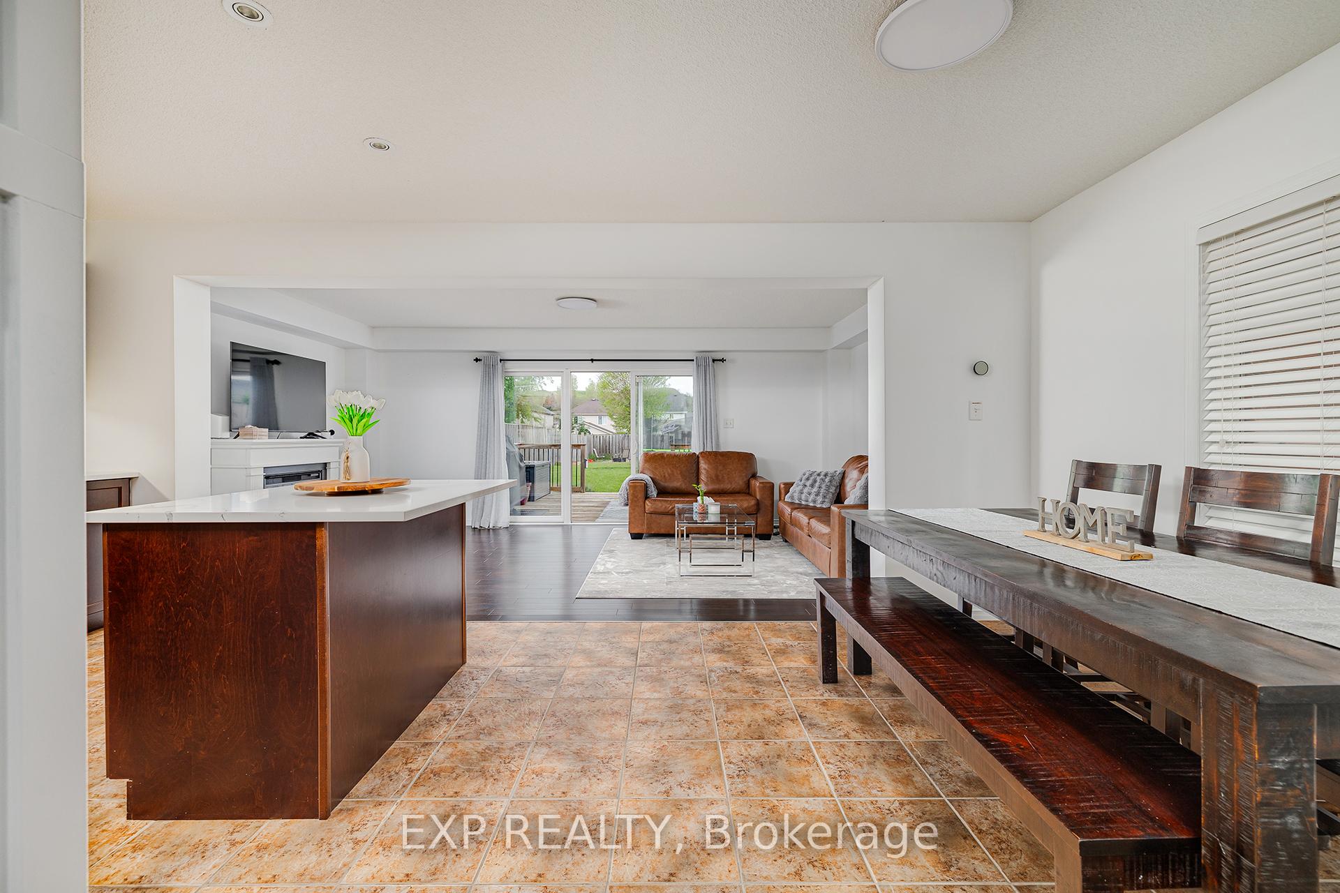Photo 11 of 453 Beaumont Crescent, Kitchener — HOMEH
