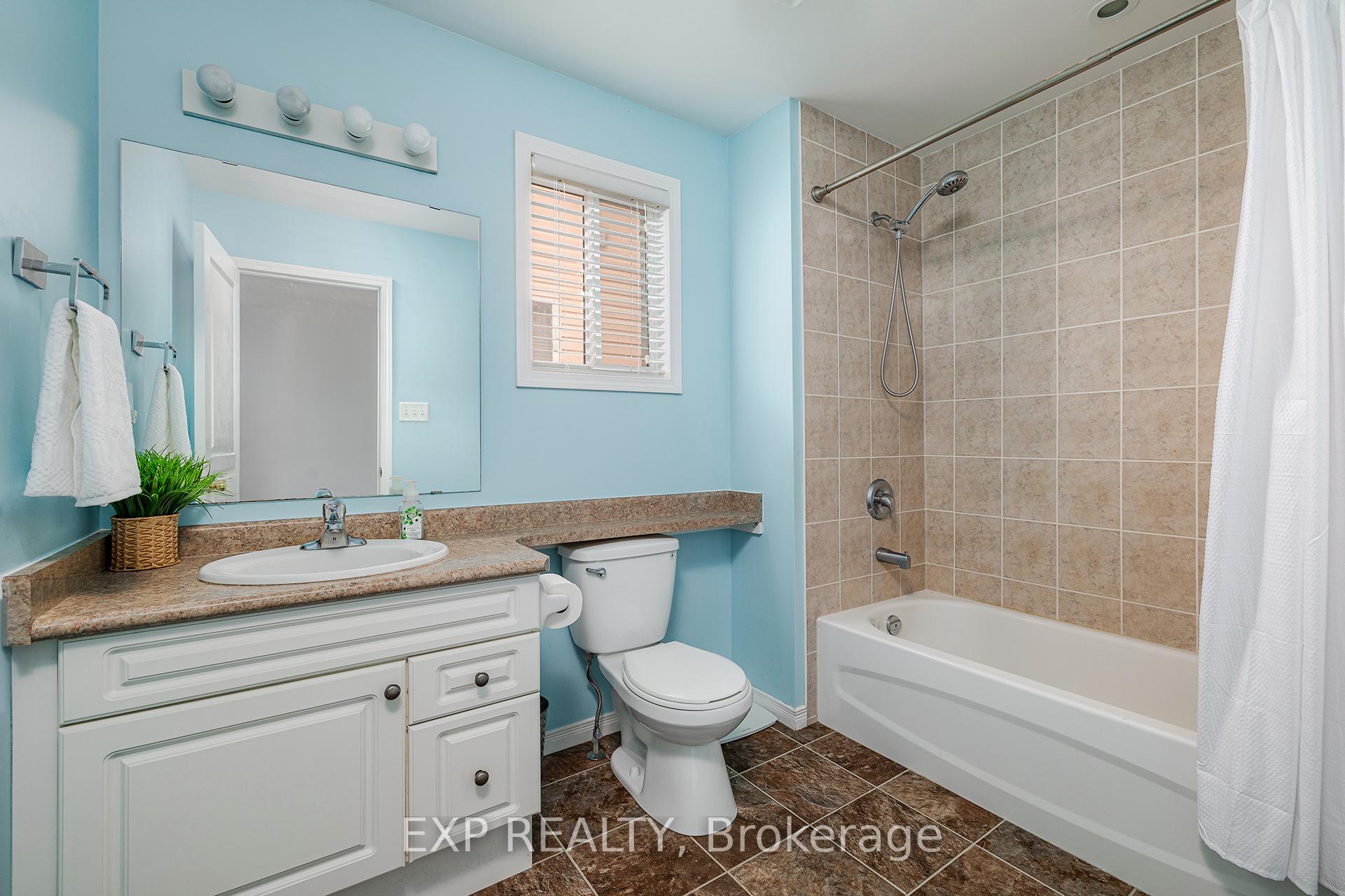 Photo 19 of 453 Beaumont Crescent, Kitchener — HOMEH