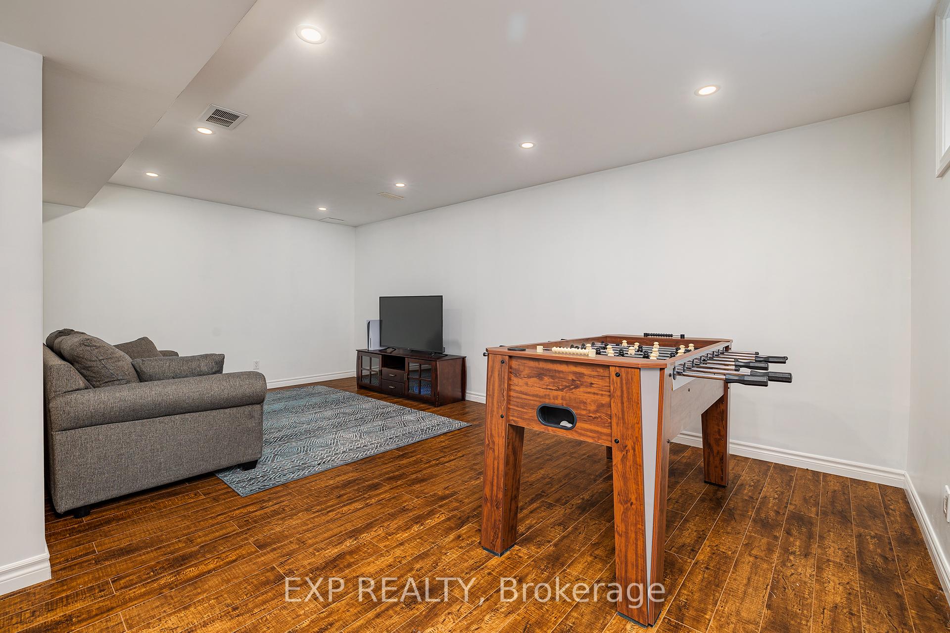 Photo 20 of 453 Beaumont Crescent, Kitchener — HOMEH
