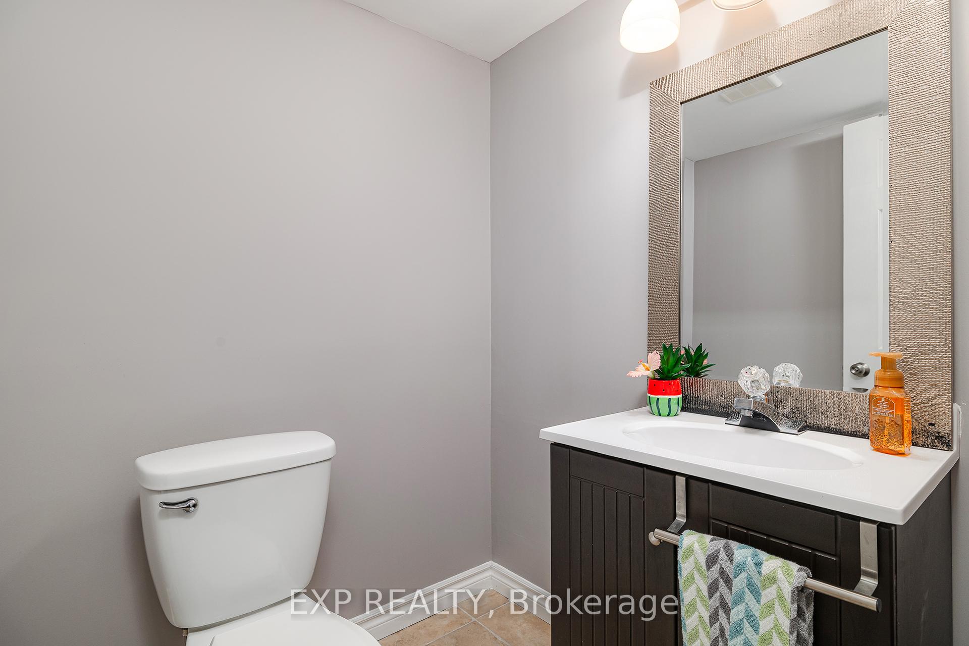 Photo 23 of 453 Beaumont Crescent, Kitchener — HOMEH