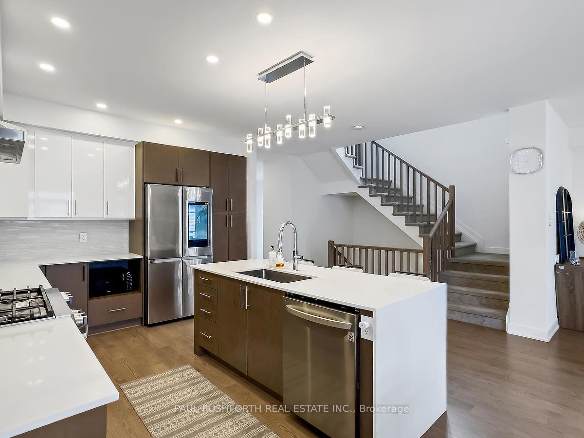 Photo 4 of 21 Mendoza Way, Ottawa, Kanata - Emerald Meadows/Trailwest — HOMEH