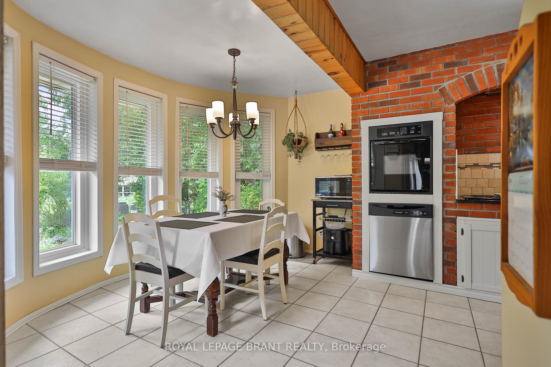 Photo 7 of 110 Albion Court, Kitchener — HOMEH