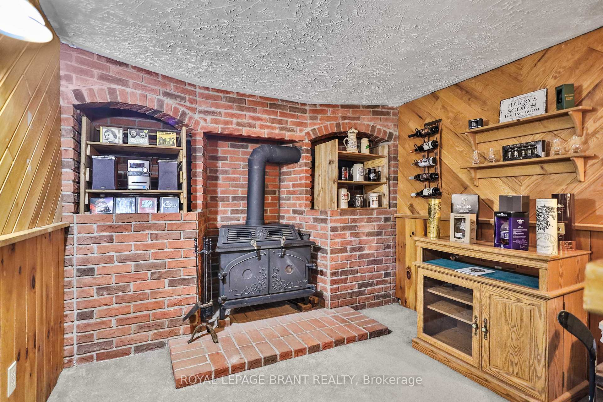 Photo 15 of 110 Albion Court, Kitchener — HOMEH