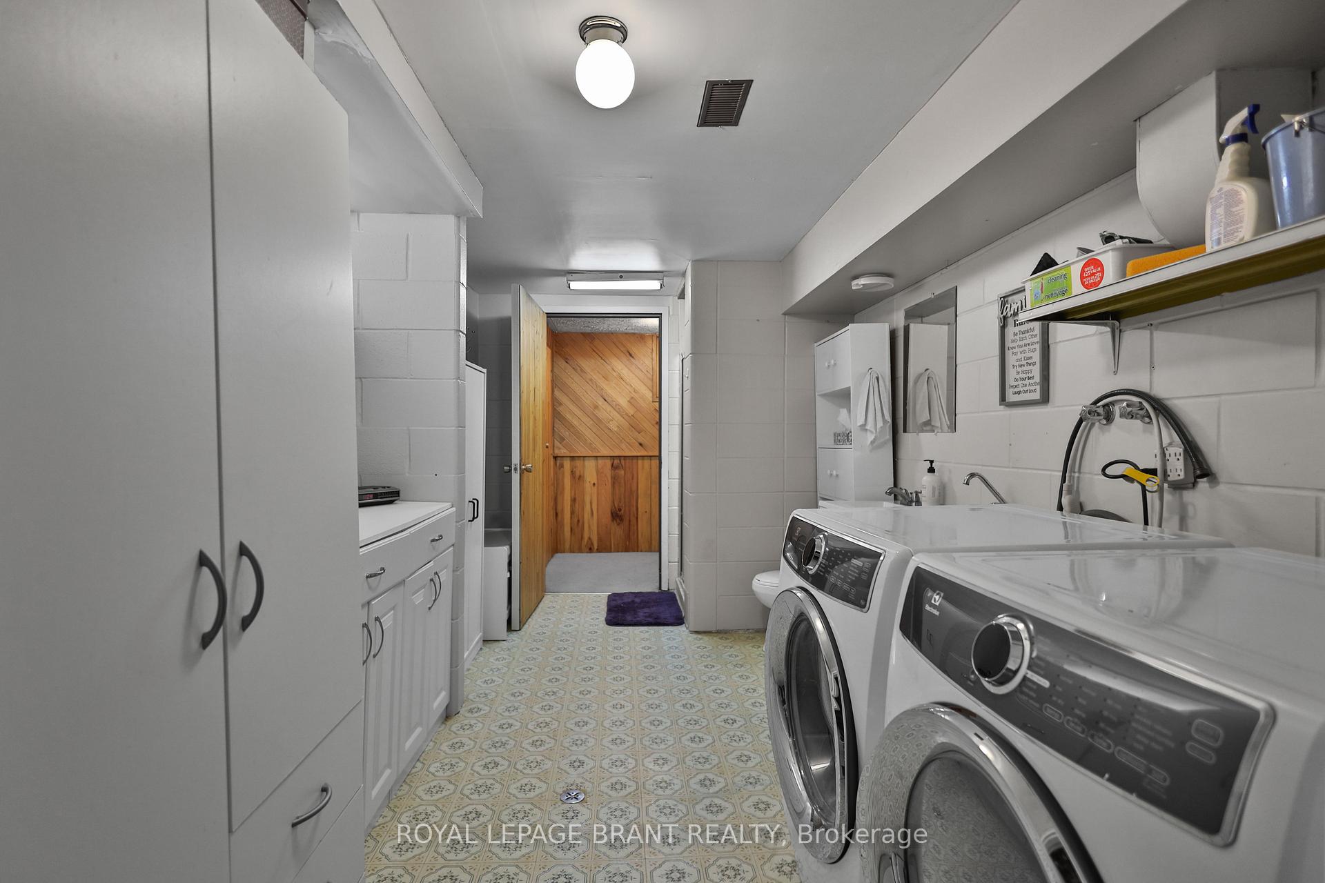 Photo 16 of 110 Albion Court, Kitchener — HOMEH