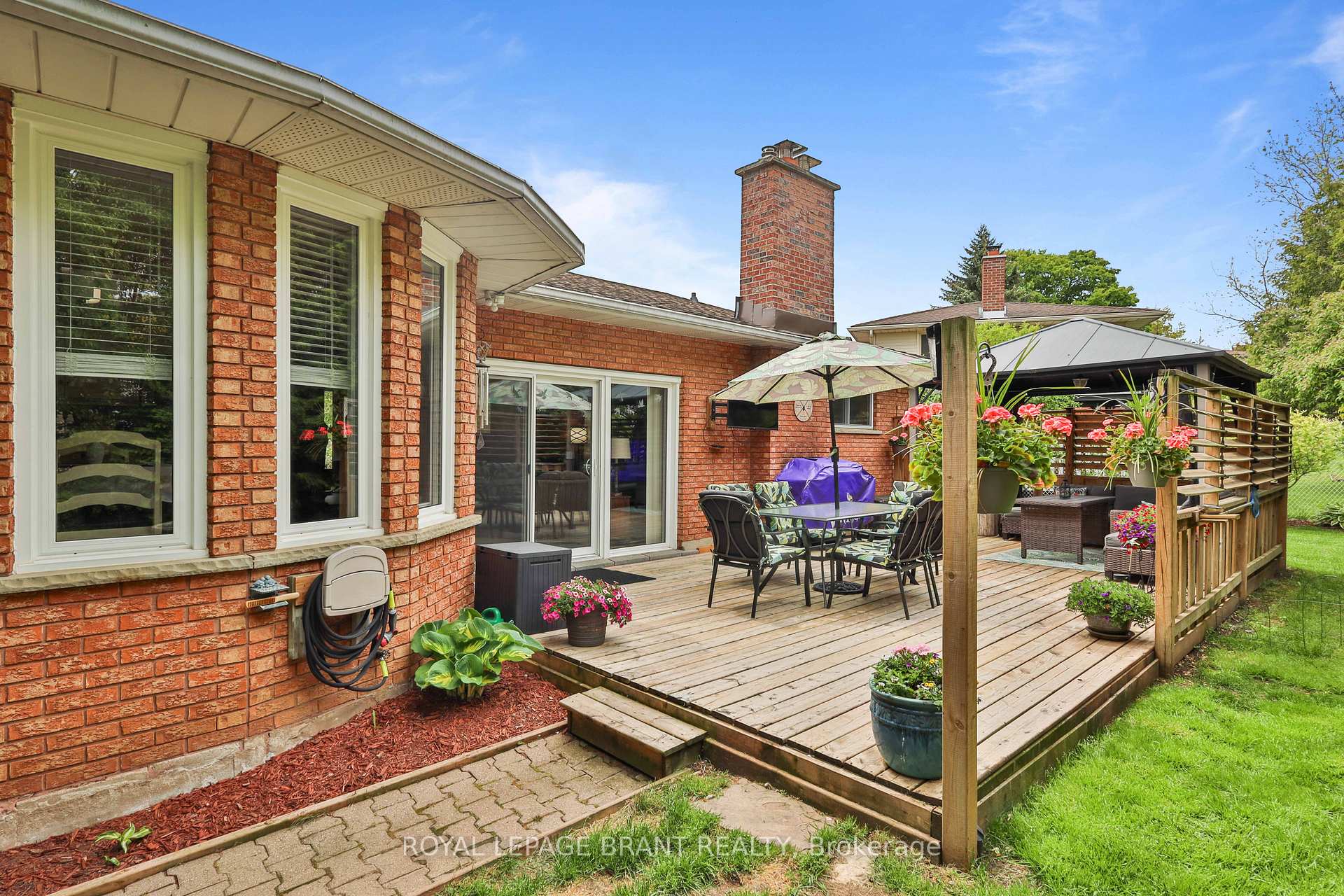 Photo 18 of 110 Albion Court, Kitchener — HOMEH
