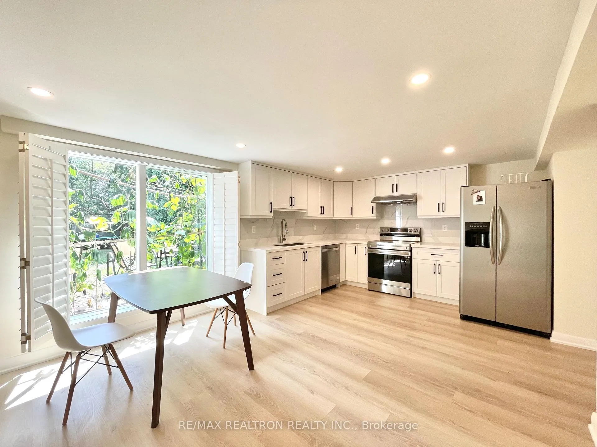 Photo 5 of Unit Lower, 8 Cedar Forest Drive, Markham, Royal Orchard — HOMEH