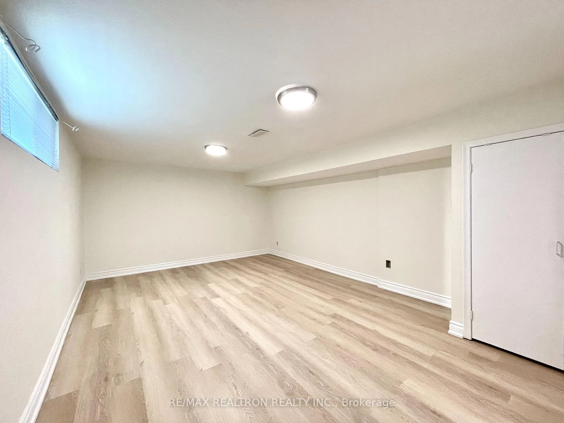 Photo 14 of Unit Lower, 8 Cedar Forest Drive, Markham, Royal Orchard — HOMEH