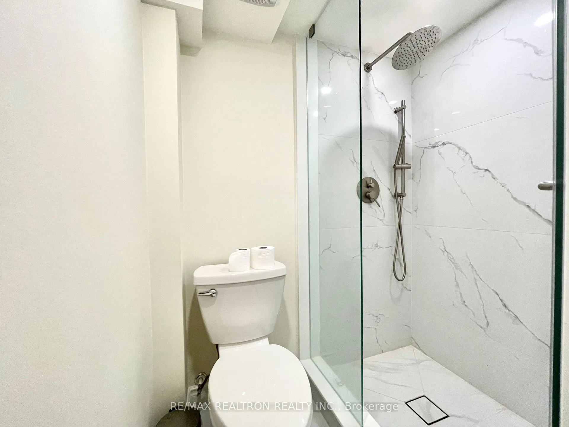 Photo 15 of Unit Lower, 8 Cedar Forest Drive, Markham, Royal Orchard — HOMEH
