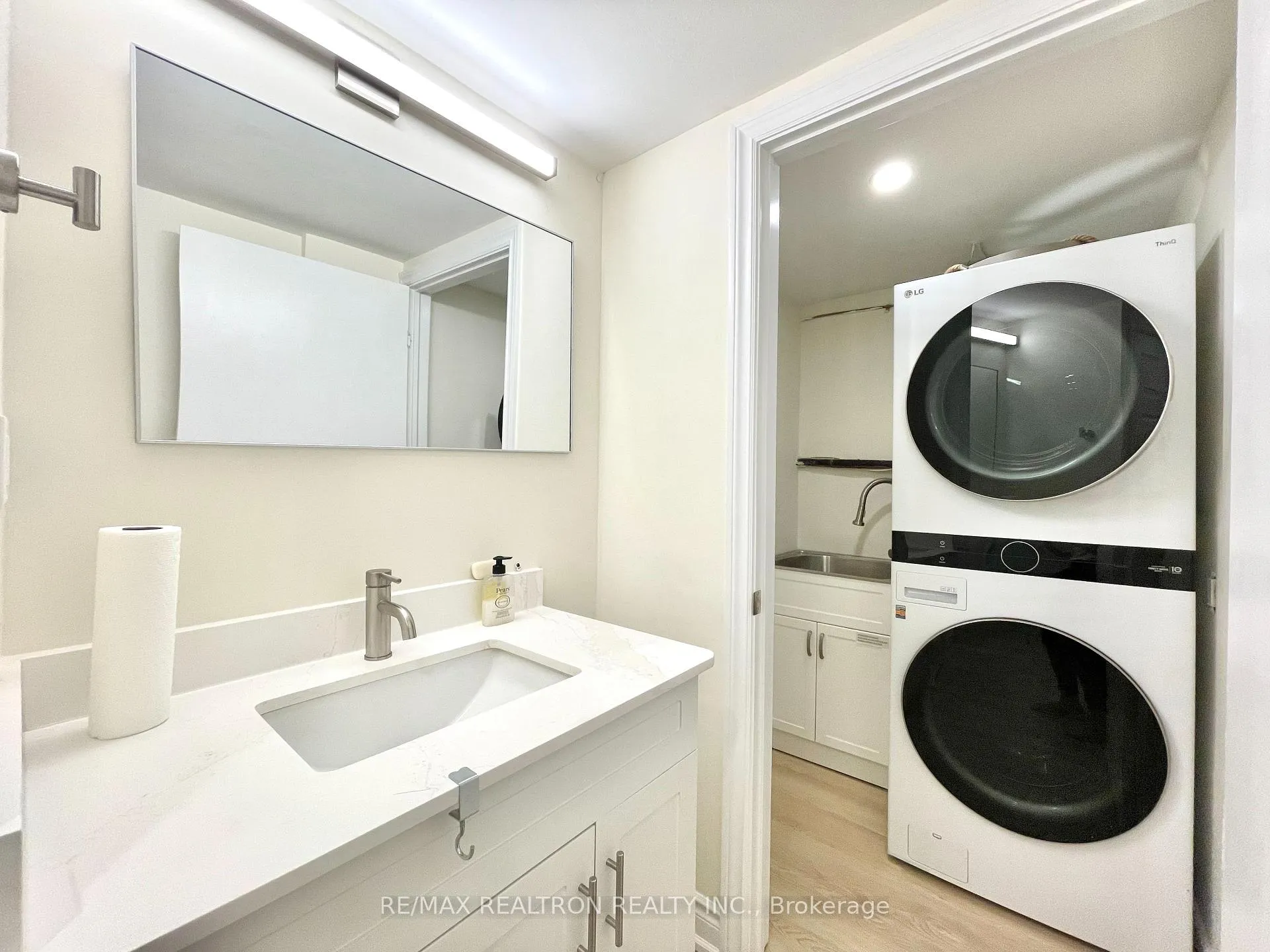 Photo 16 of Unit Lower, 8 Cedar Forest Drive, Markham, Royal Orchard — HOMEH