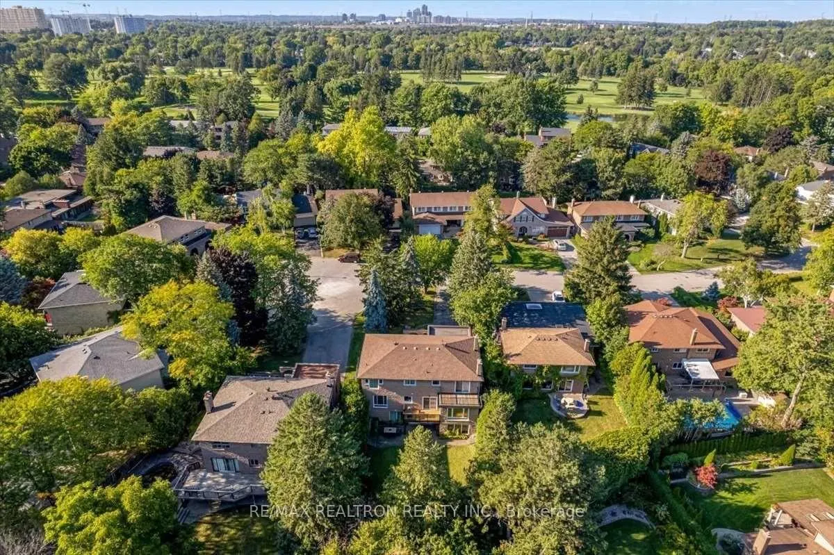 Photo 21 of Unit Lower, 8 Cedar Forest Drive, Markham, Royal Orchard — HOMEH