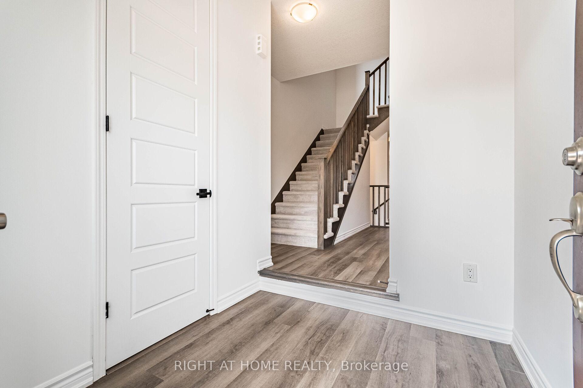 Photo 4 of 48 Forestwalk Street, Kitchener — HOMEH