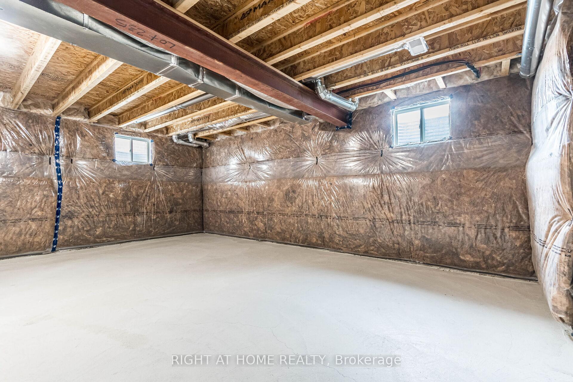 Photo 38 of 48 Forestwalk Street, Kitchener — HOMEH