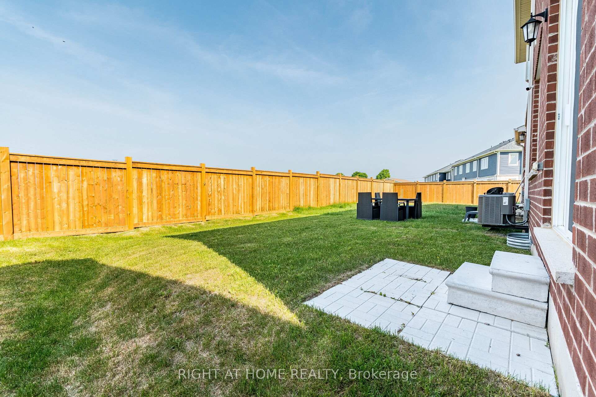 Photo 39 of 48 Forestwalk Street, Kitchener — HOMEH
