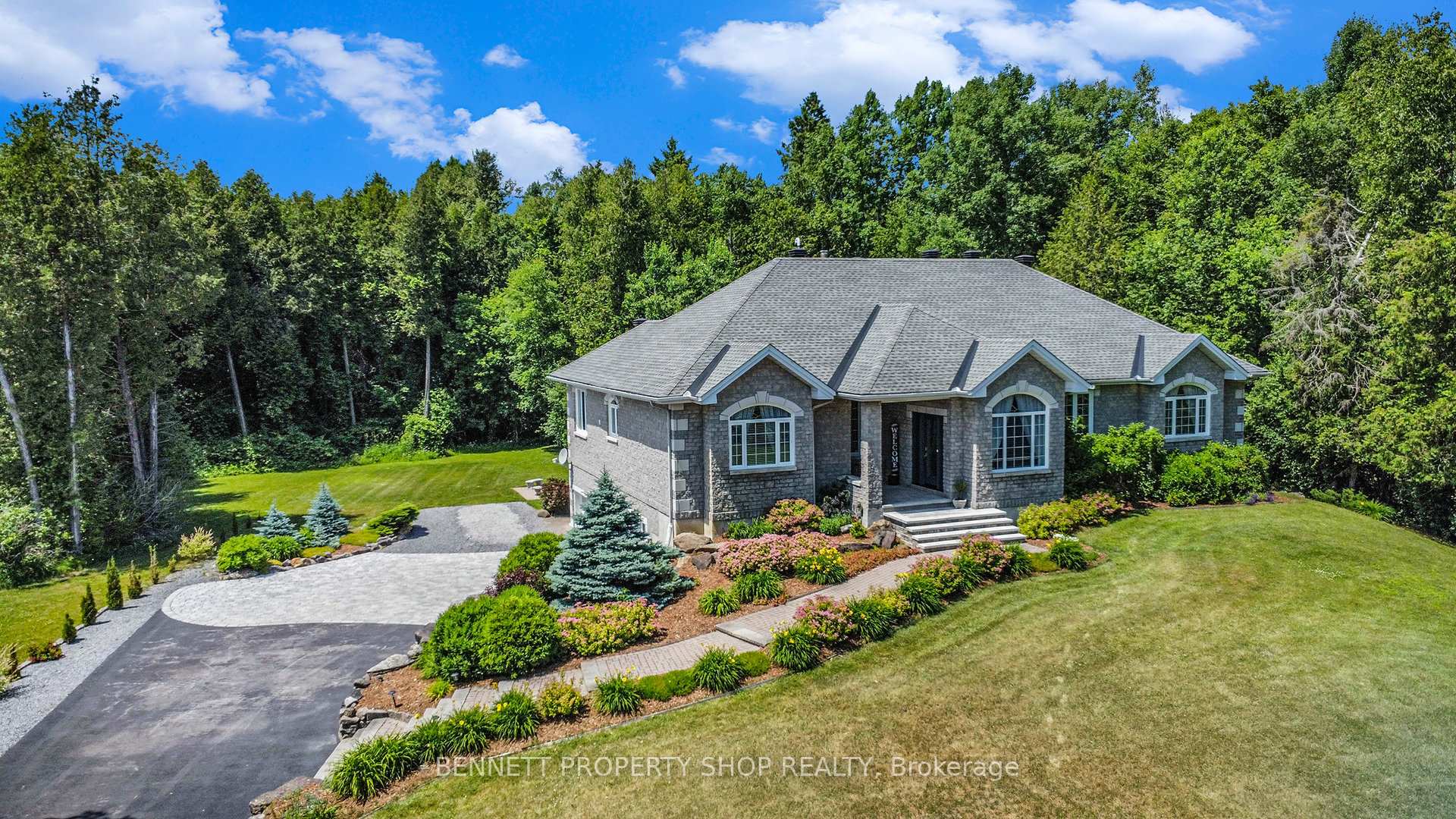 Photo 1 of 17 Panandrick View Drive, Ottawa, Kanata - Rural Kanata (Central) — HOMEH