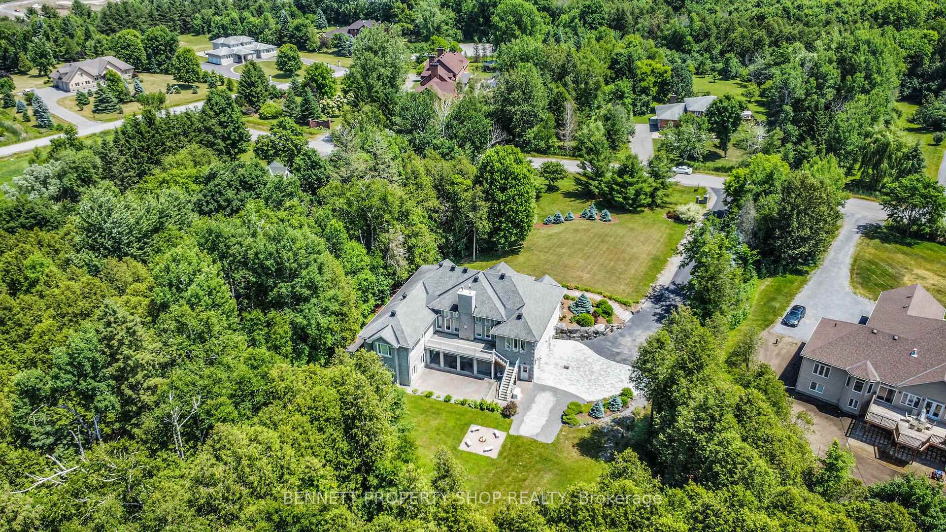 Photo 2 of 17 Panandrick View Drive, Ottawa, Kanata - Rural Kanata (Central) — HOMEH