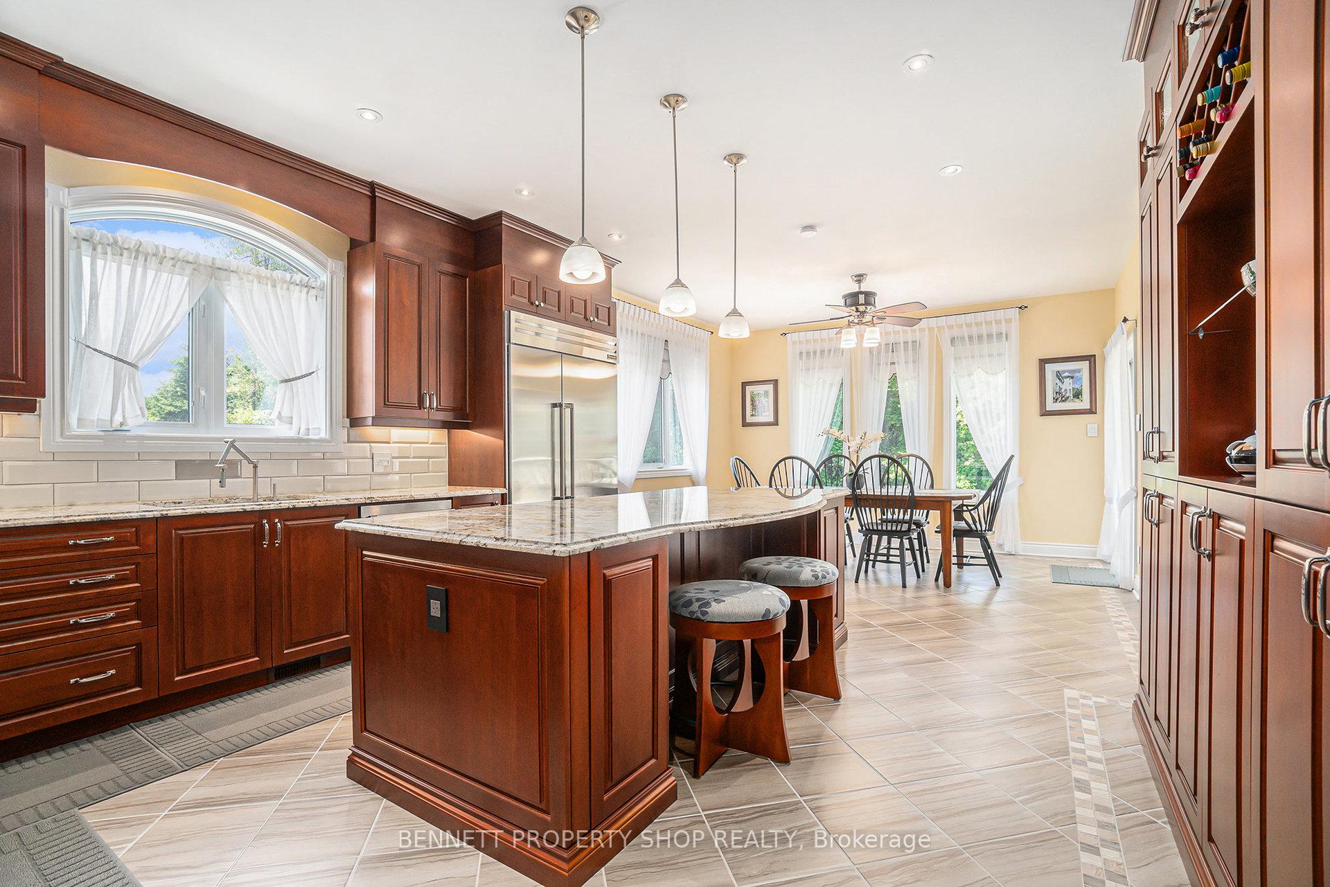 Photo 10 of 17 Panandrick View Drive, Ottawa, Kanata - Rural Kanata (Central) — HOMEH