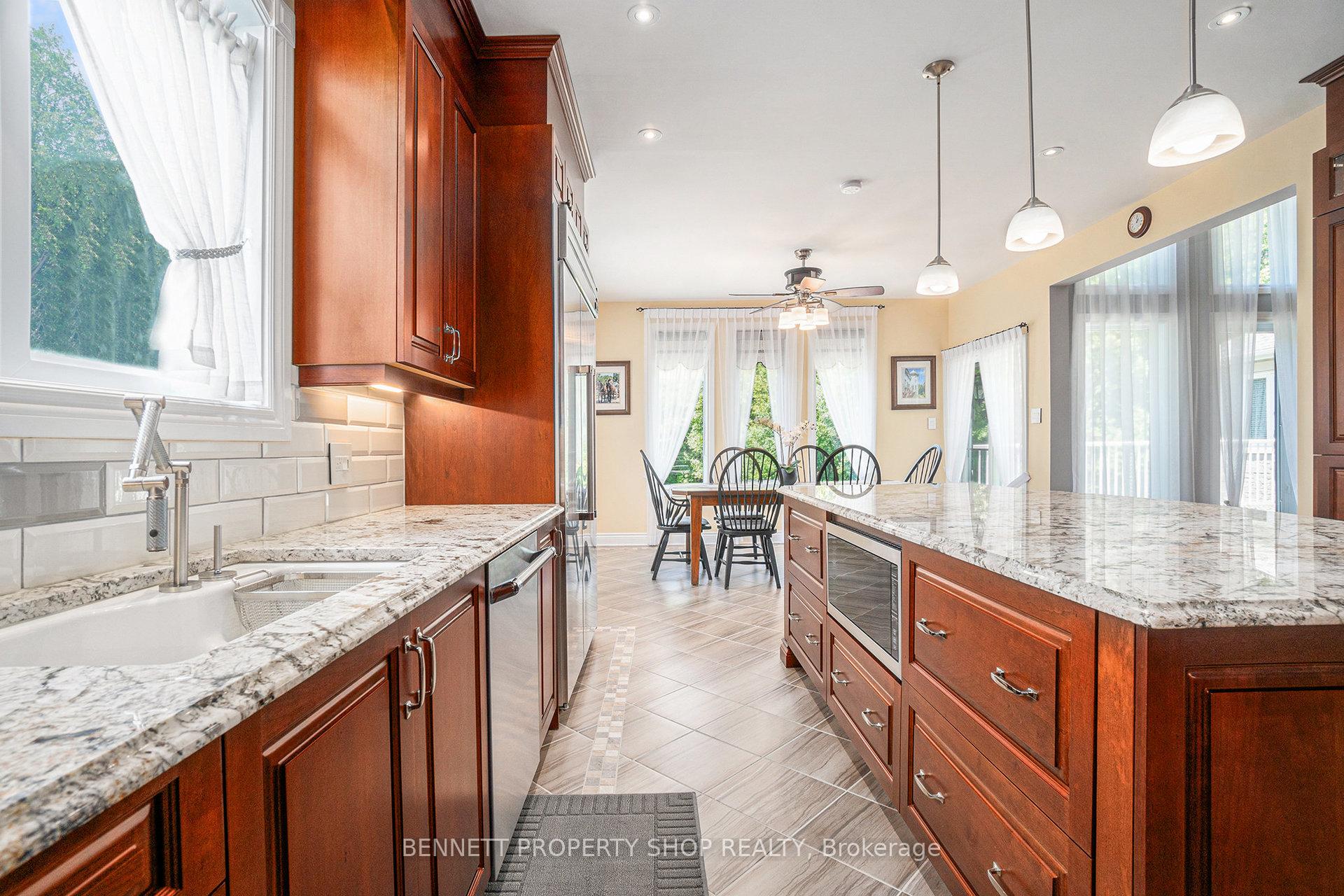 Photo 11 of 17 Panandrick View Drive, Ottawa, Kanata - Rural Kanata (Central) — HOMEH