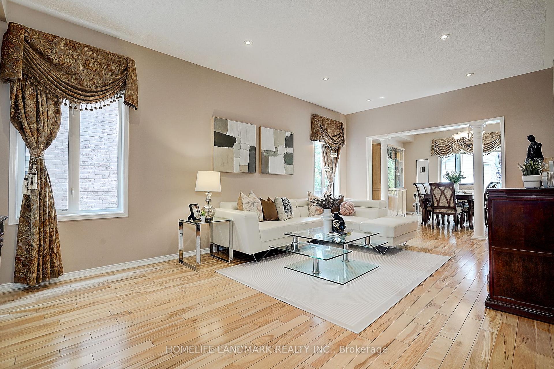 Photo 3 of 46 Elmrill Road, Markham, Berczy — HOMEH