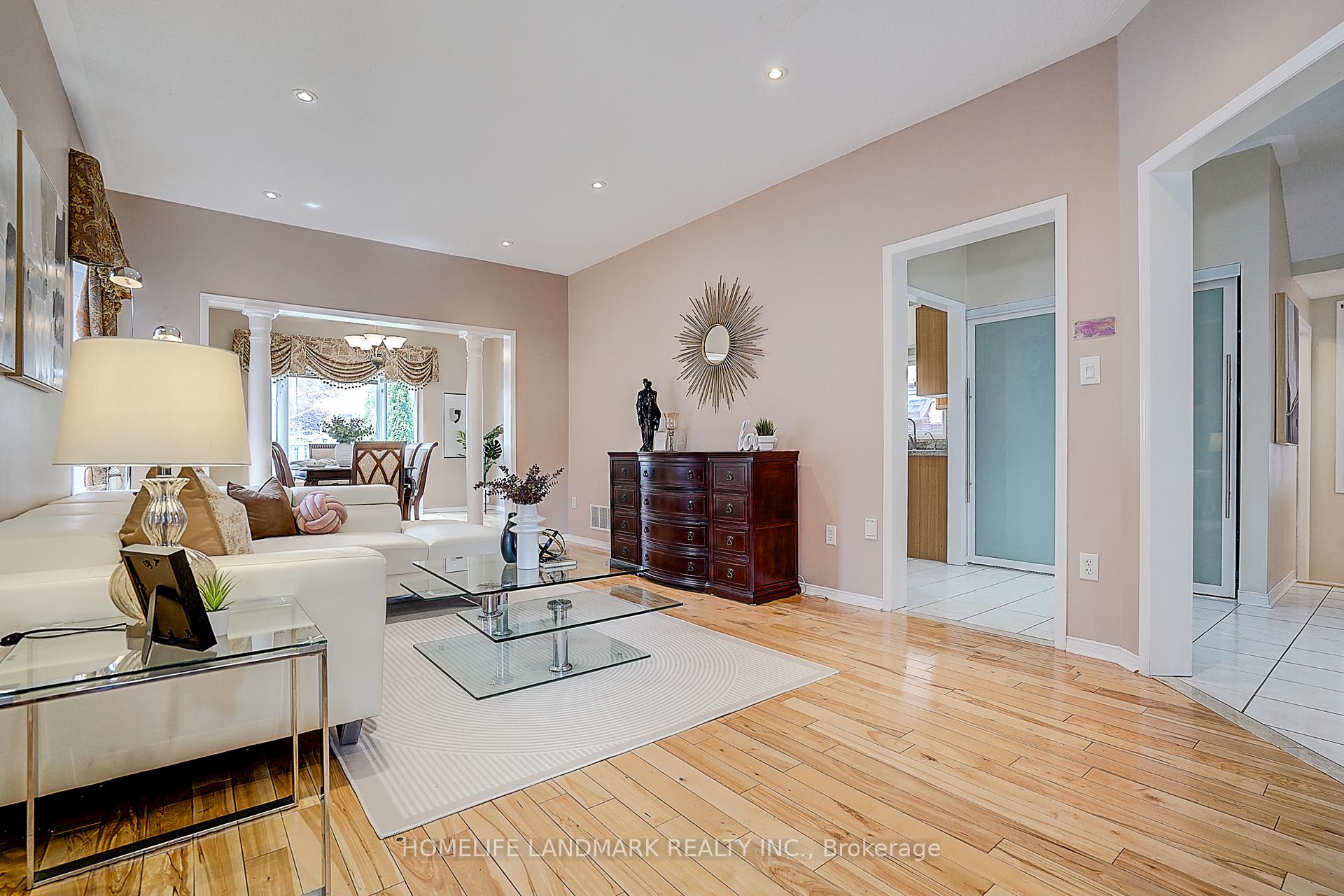 Photo 5 of 46 Elmrill Road, Markham, Berczy — HOMEH