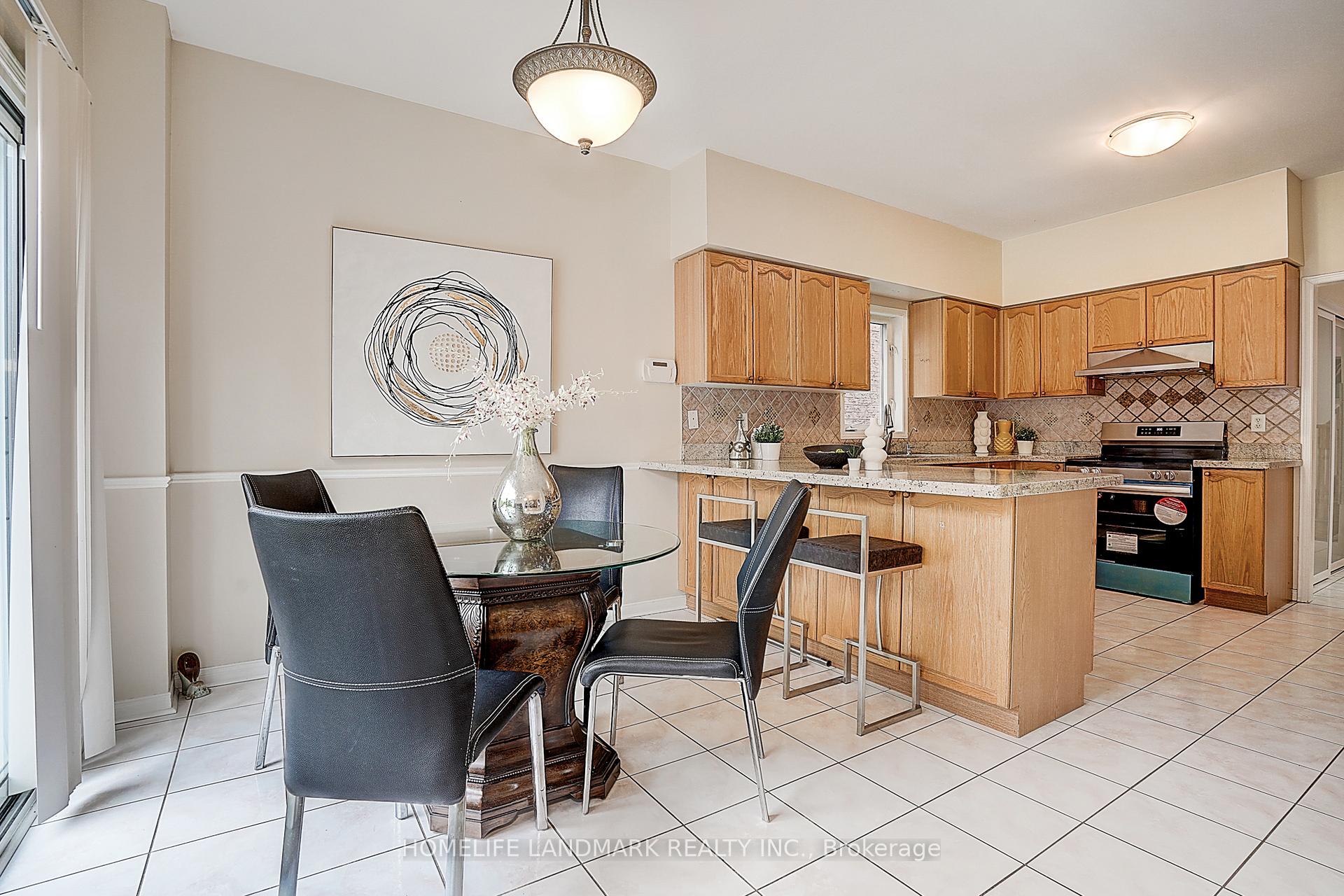 Photo 8 of 46 Elmrill Road, Markham, Berczy — HOMEH