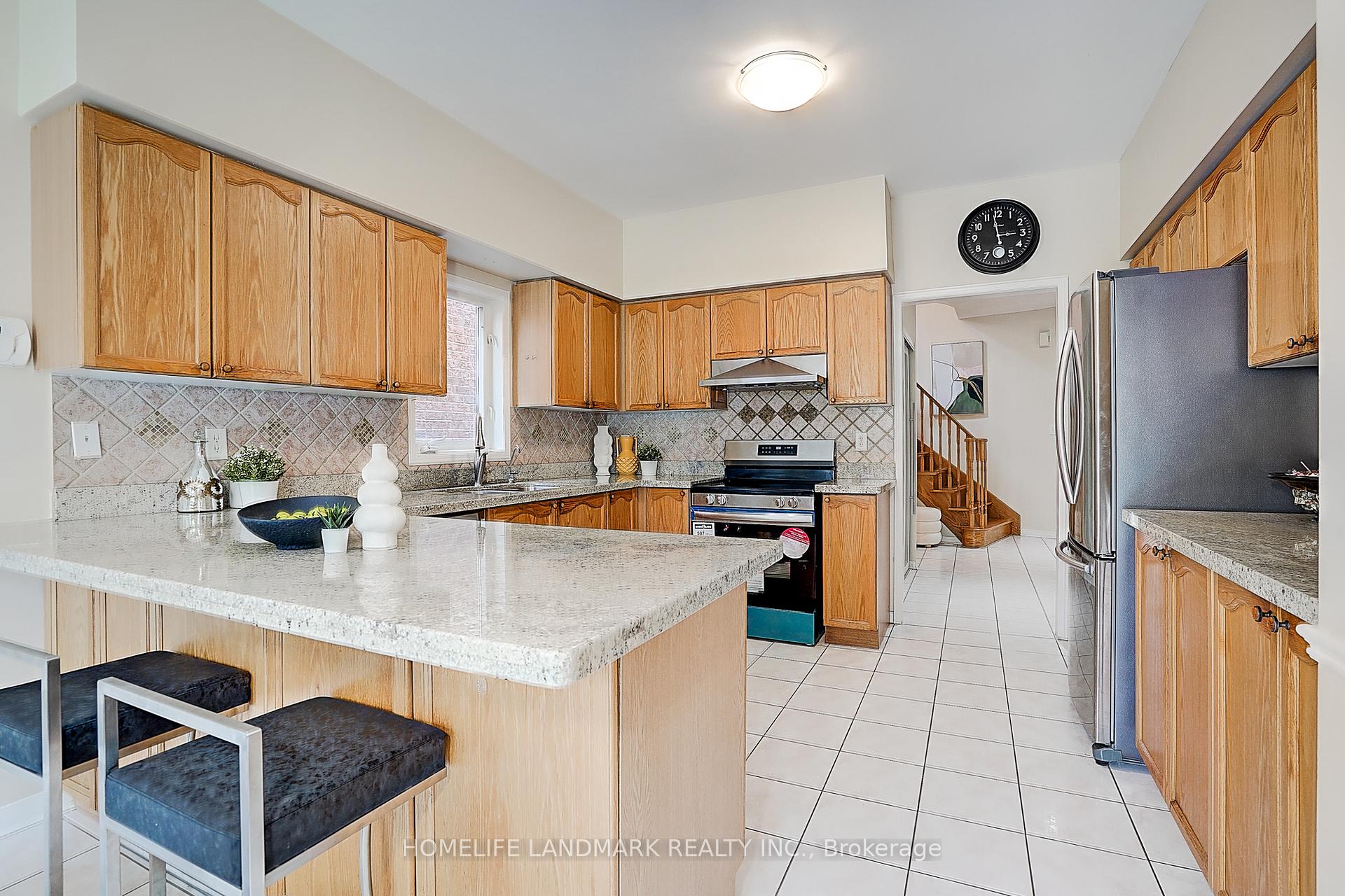 Photo 9 of 46 Elmrill Road, Markham, Berczy — HOMEH