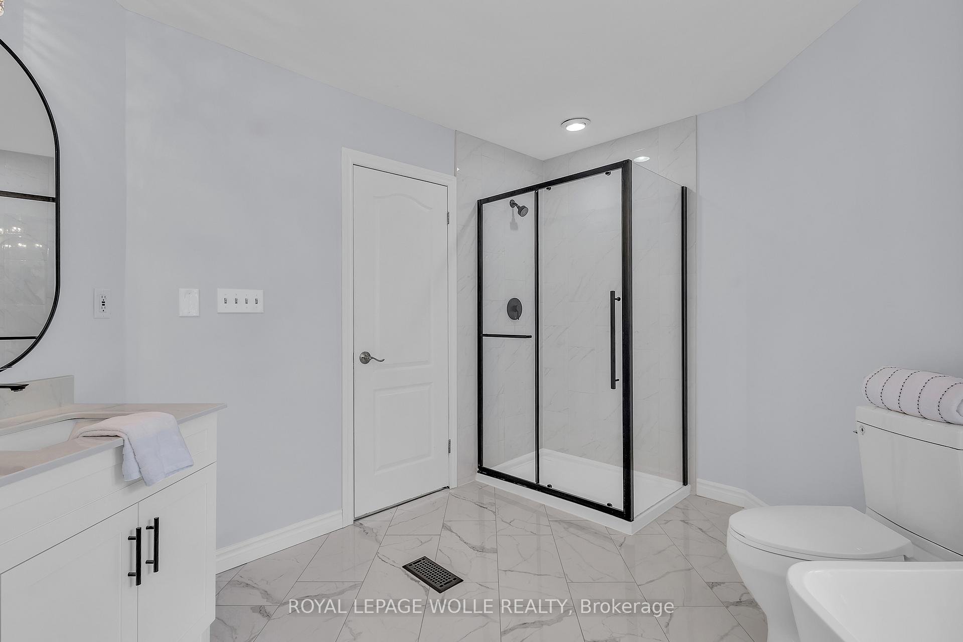 Photo 24 of 86 Corfield Drive, Kitchener — HOMEH