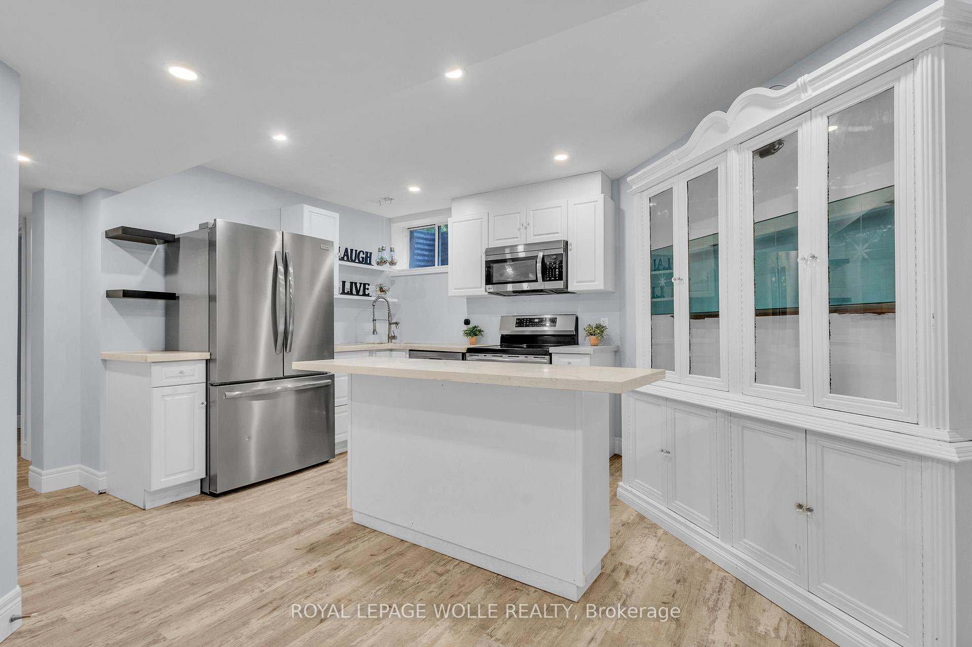 Photo 35 of 86 Corfield Drive, Kitchener — HOMEH