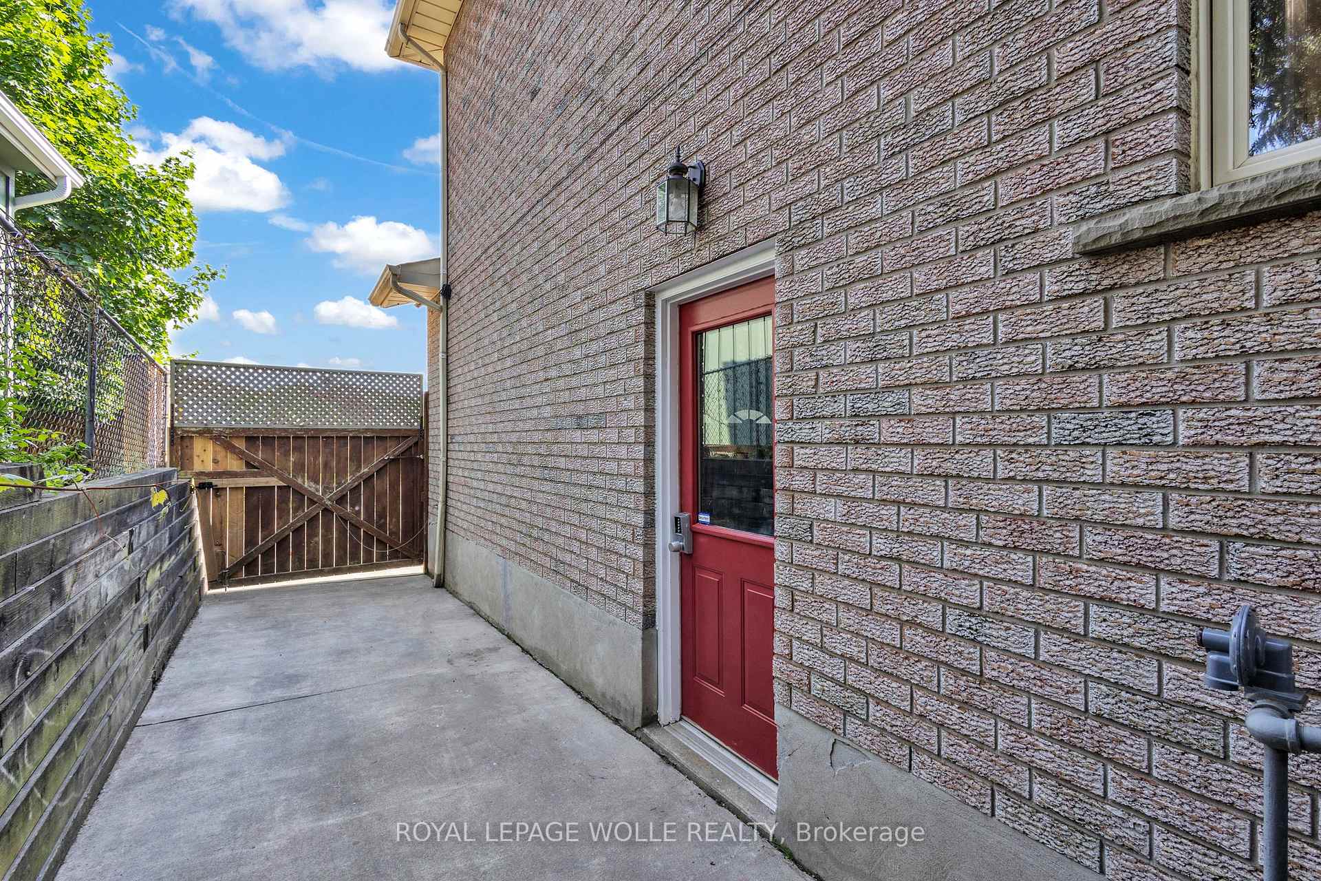 Photo 44 of 86 Corfield Drive, Kitchener — HOMEH
