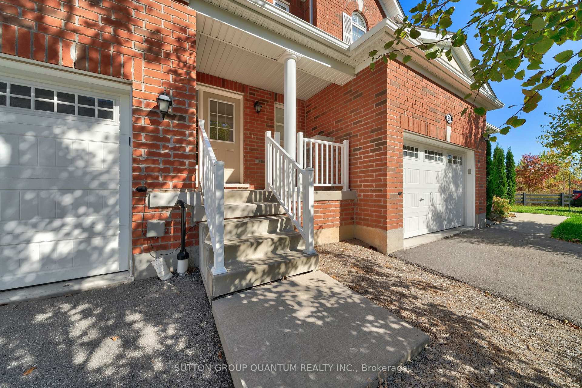 Photo 3 of Unit 38, 230 Avonsyde Boulevard, Hamilton, Waterdown — HOMEH