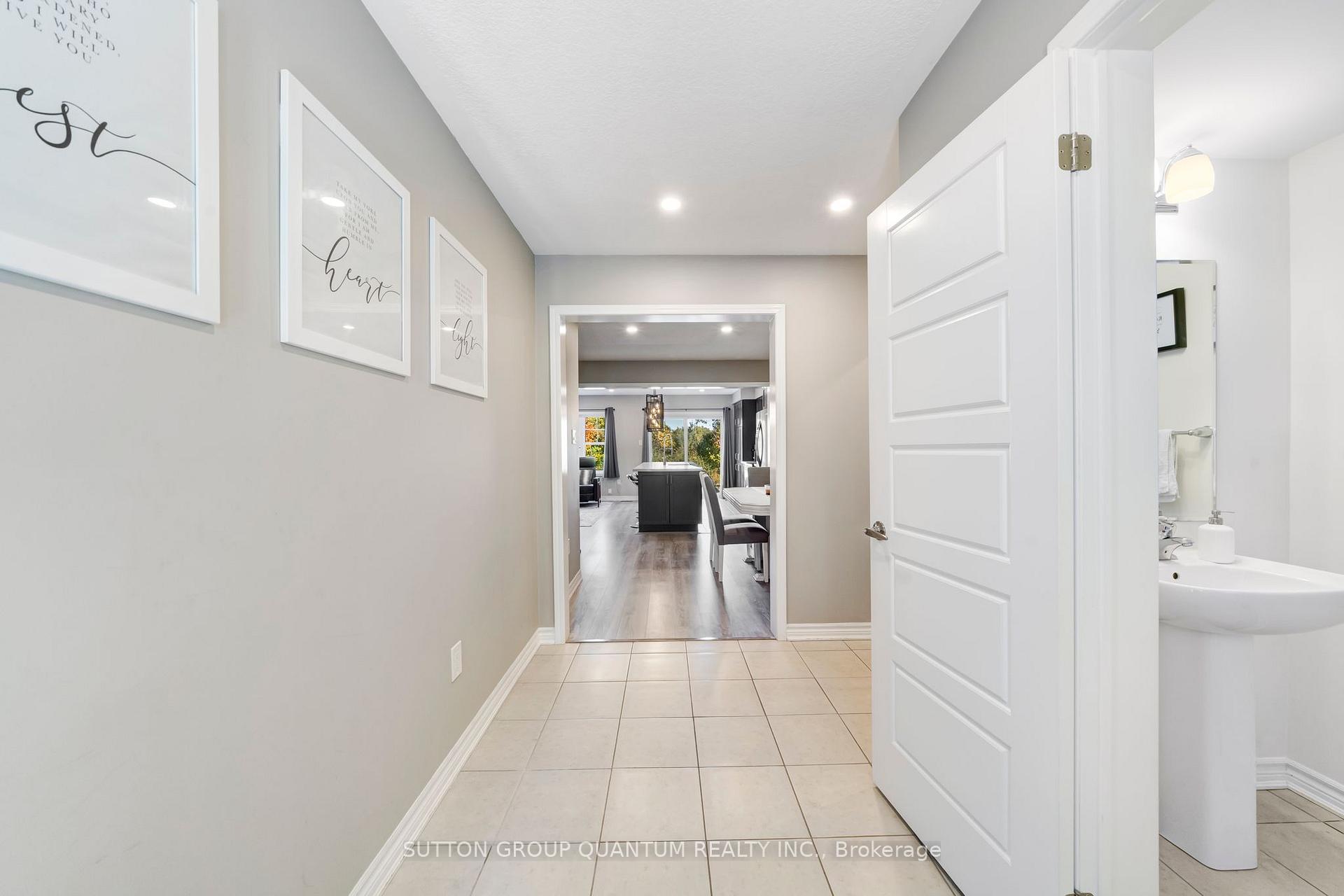 Photo 4 of Unit 38, 230 Avonsyde Boulevard, Hamilton, Waterdown — HOMEH
