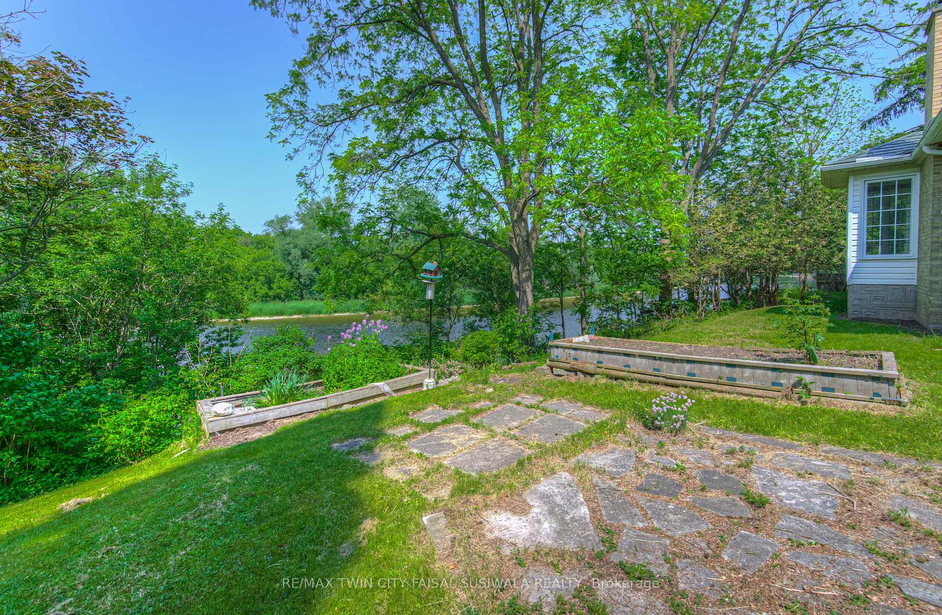 Photo 3 of 1824 Old Mill Road, Kitchener — HOMEH