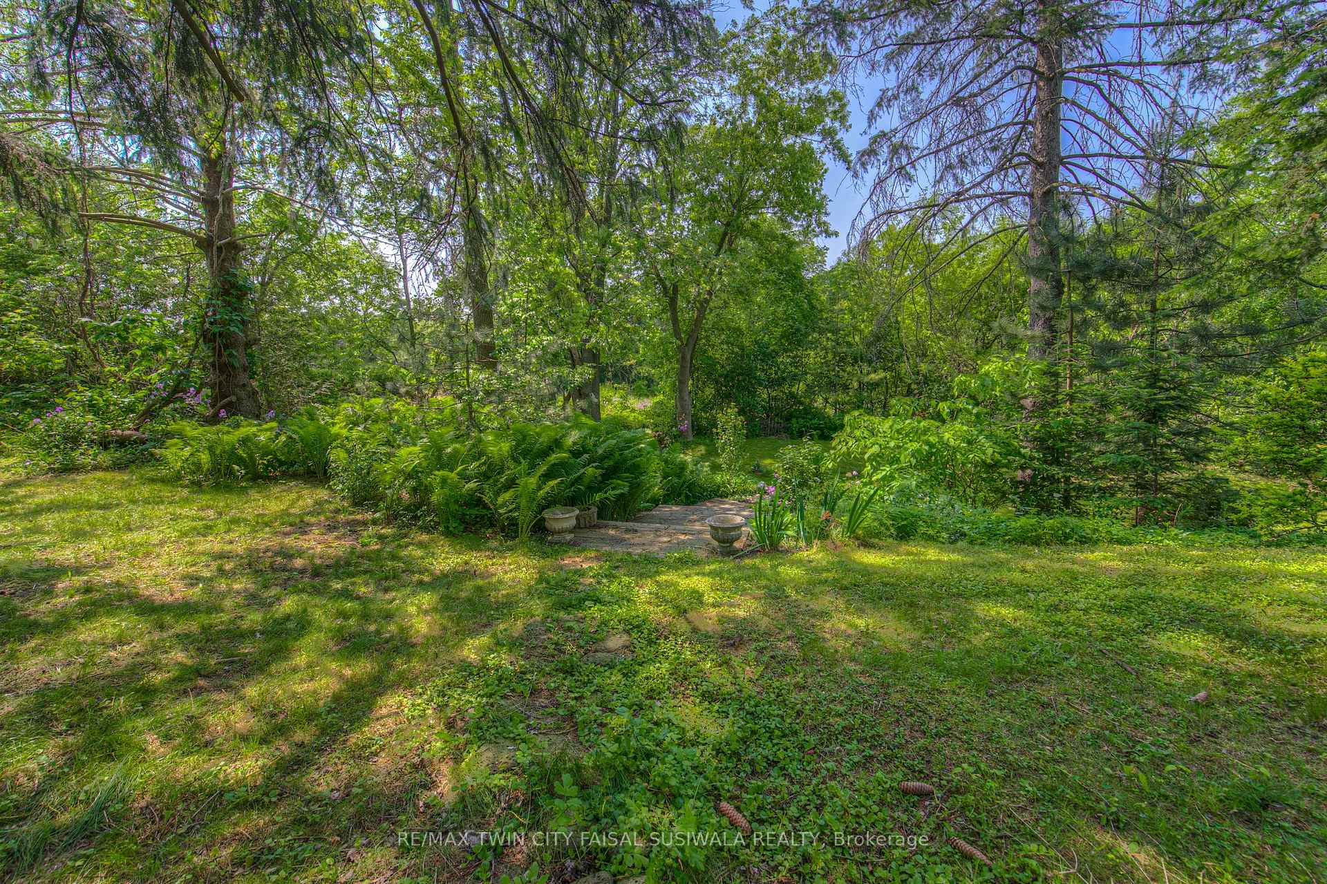 Photo 5 of 1824 Old Mill Road, Kitchener — HOMEH